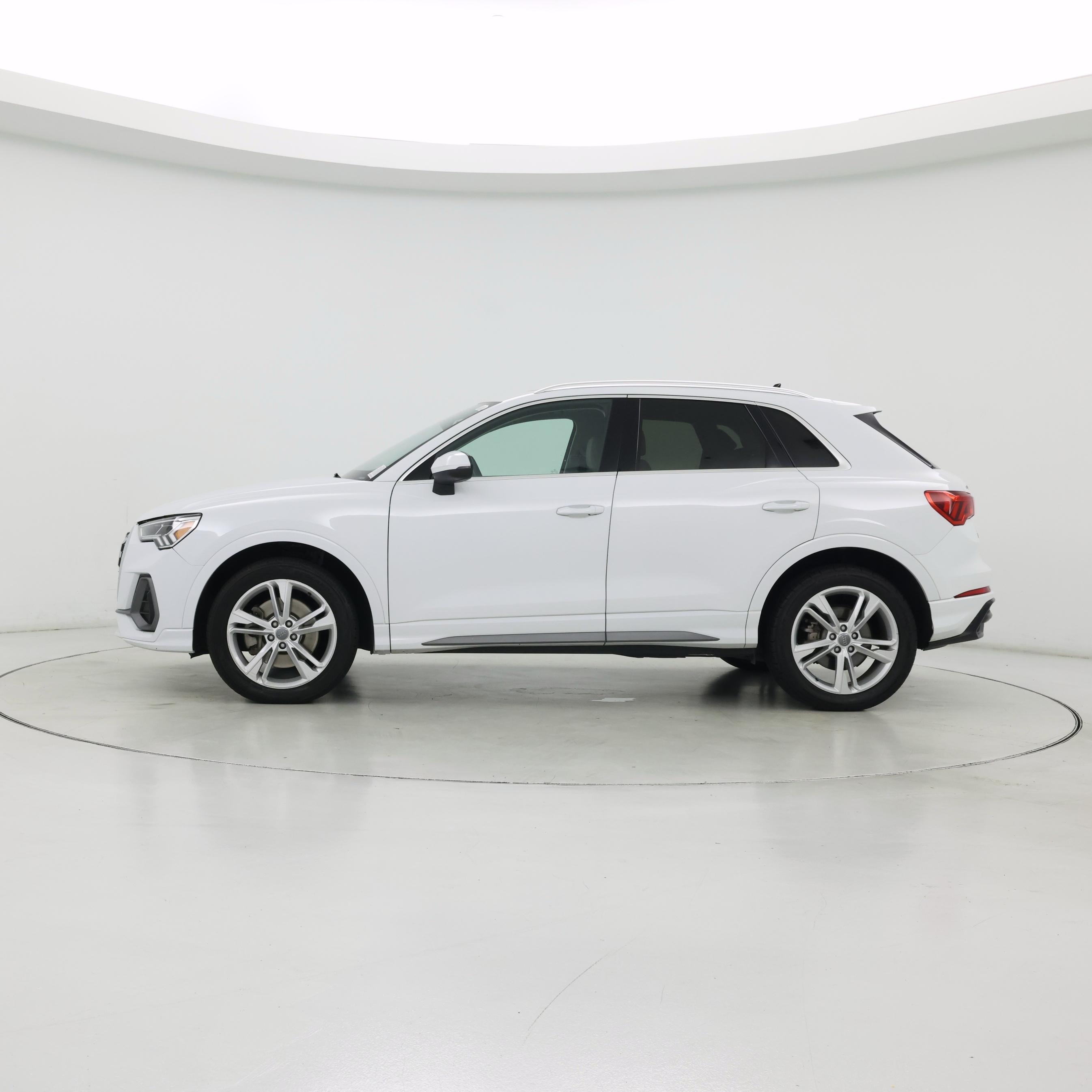 Thumbnail: 2020 Audi Q3 - 3