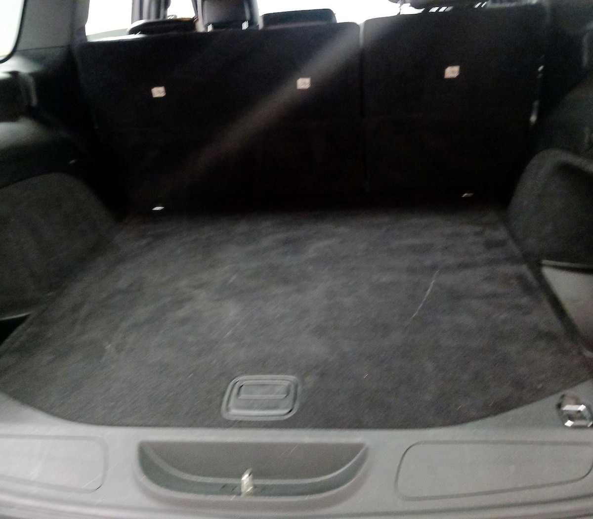Trunk/Cargo (Seats Up)