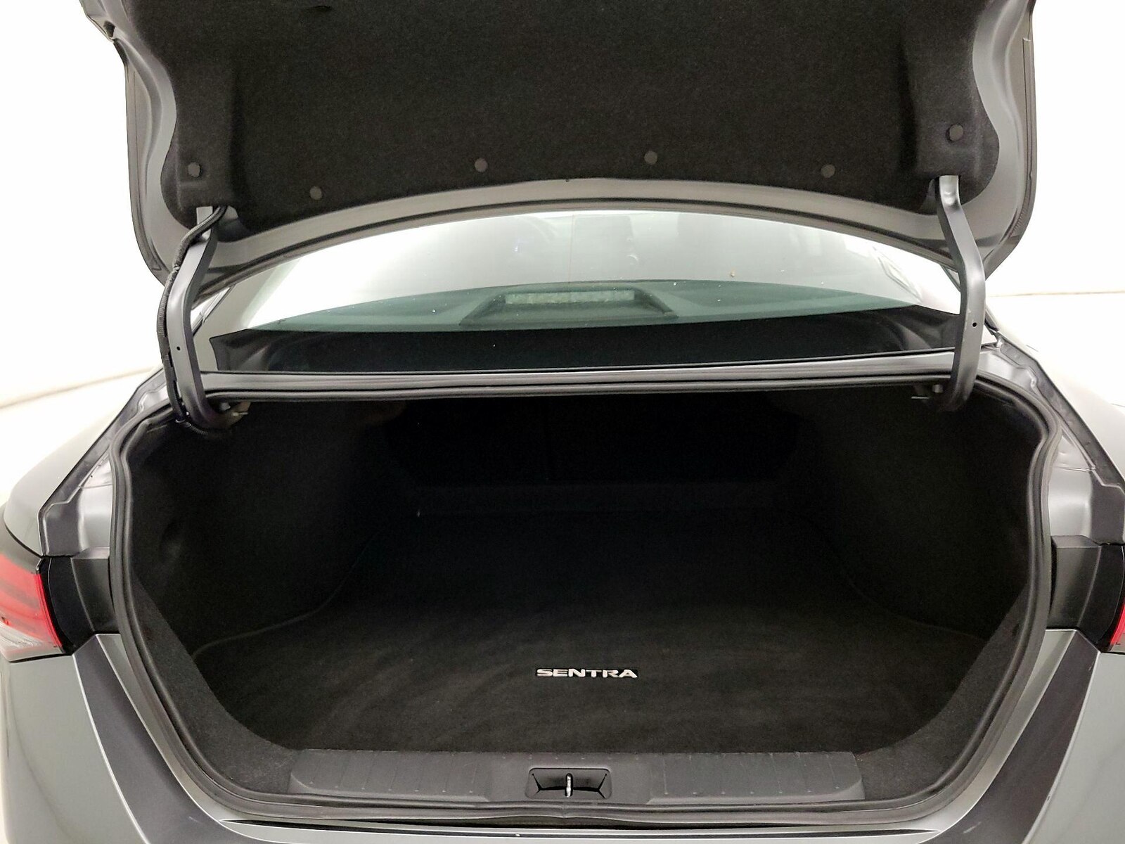 2025 Nissan Sentra SV - Photo 20