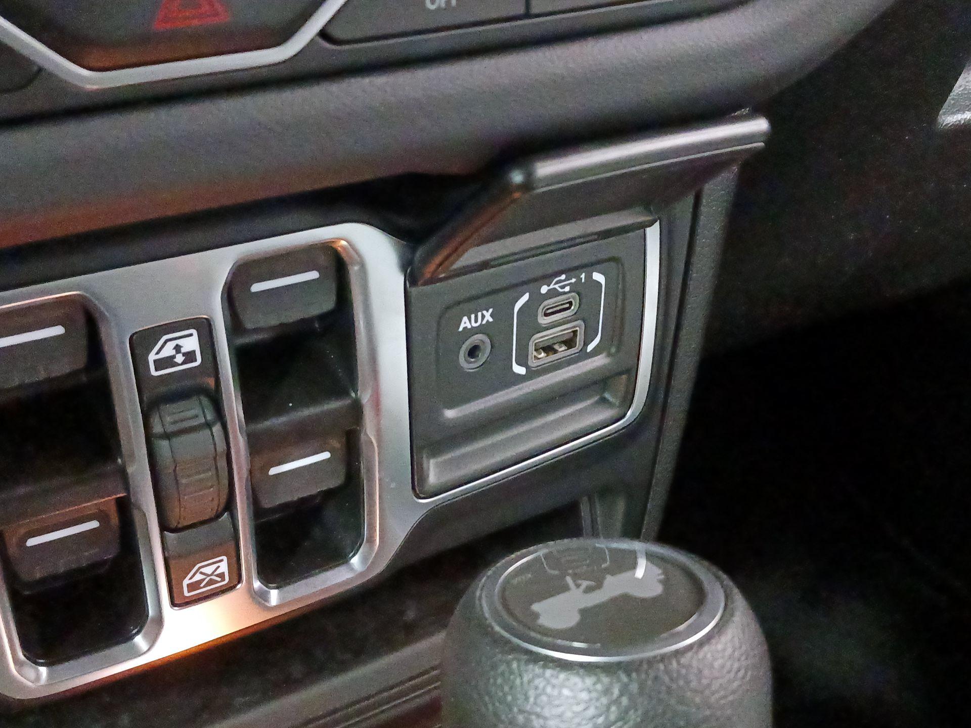 Thumbnail: 2025 Jeep Wrangler - 16
