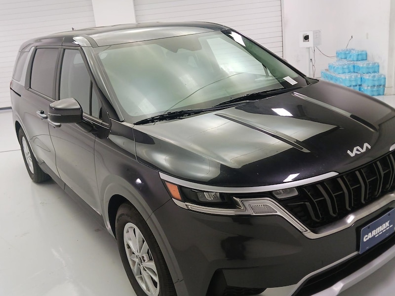 2024 Kia Carnival LX Seat Package