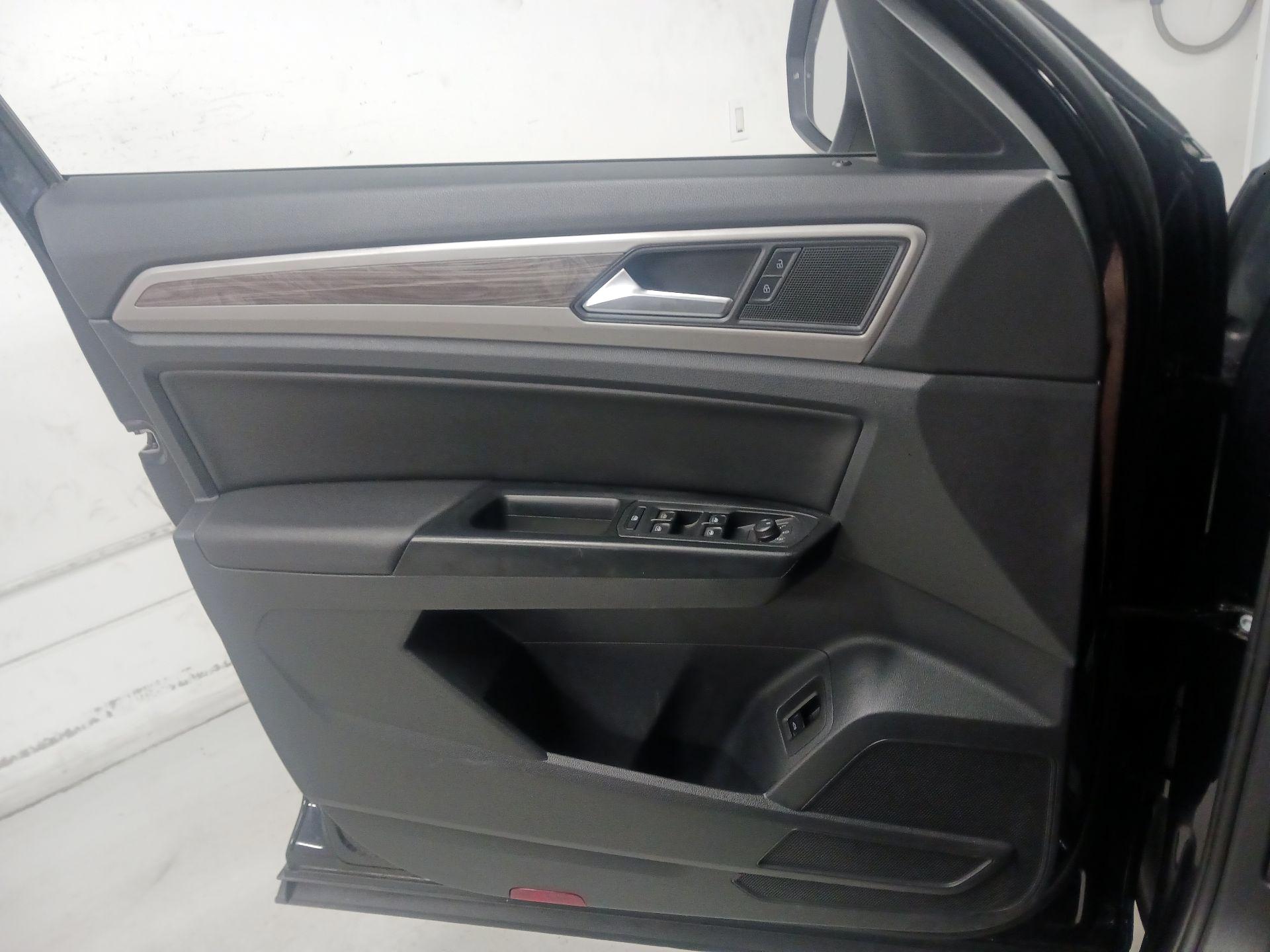 Thumbnail: 2020 Volkswagen Atlas - 10