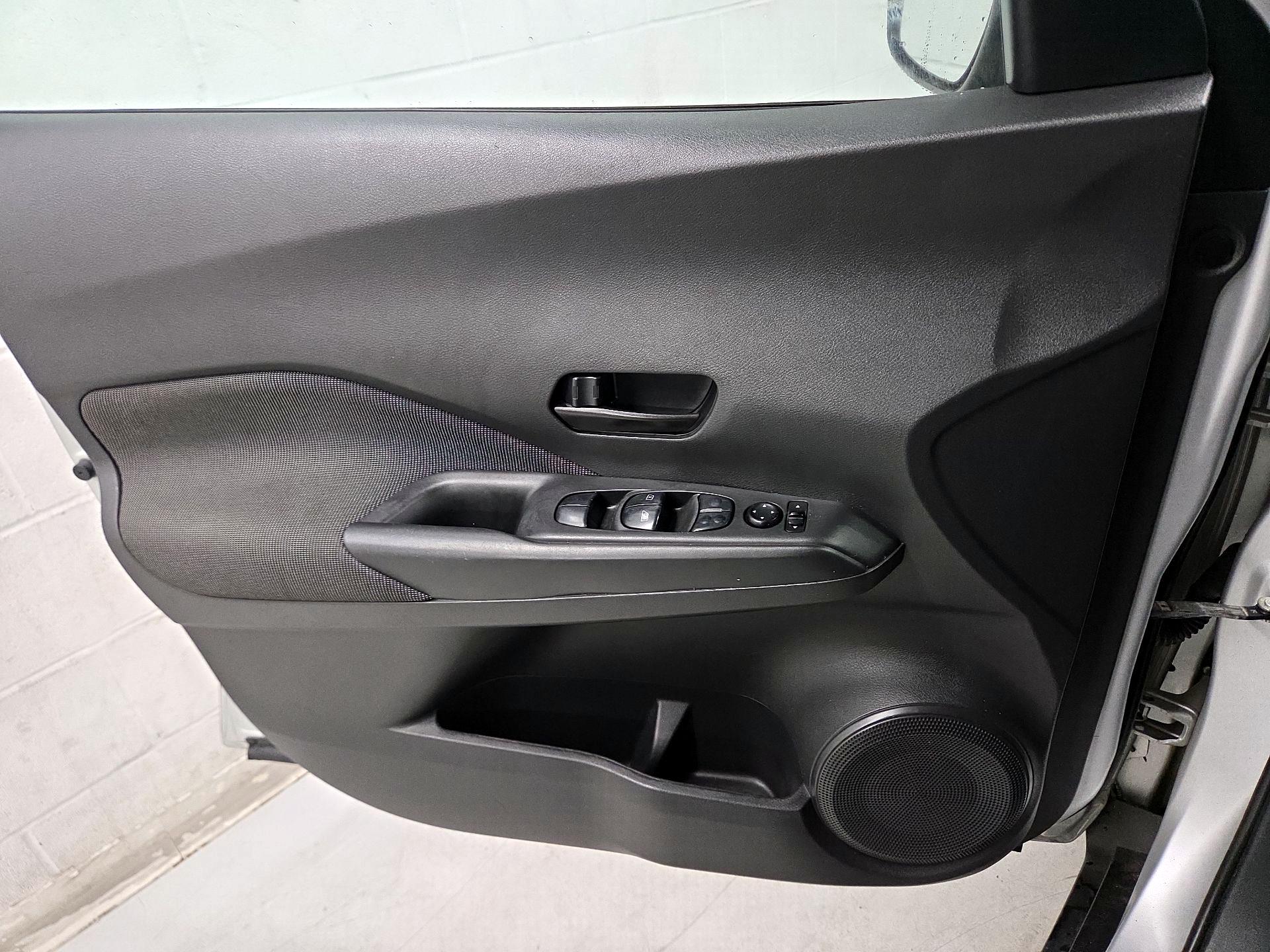 Thumbnail: 2018 Nissan Kicks - 12