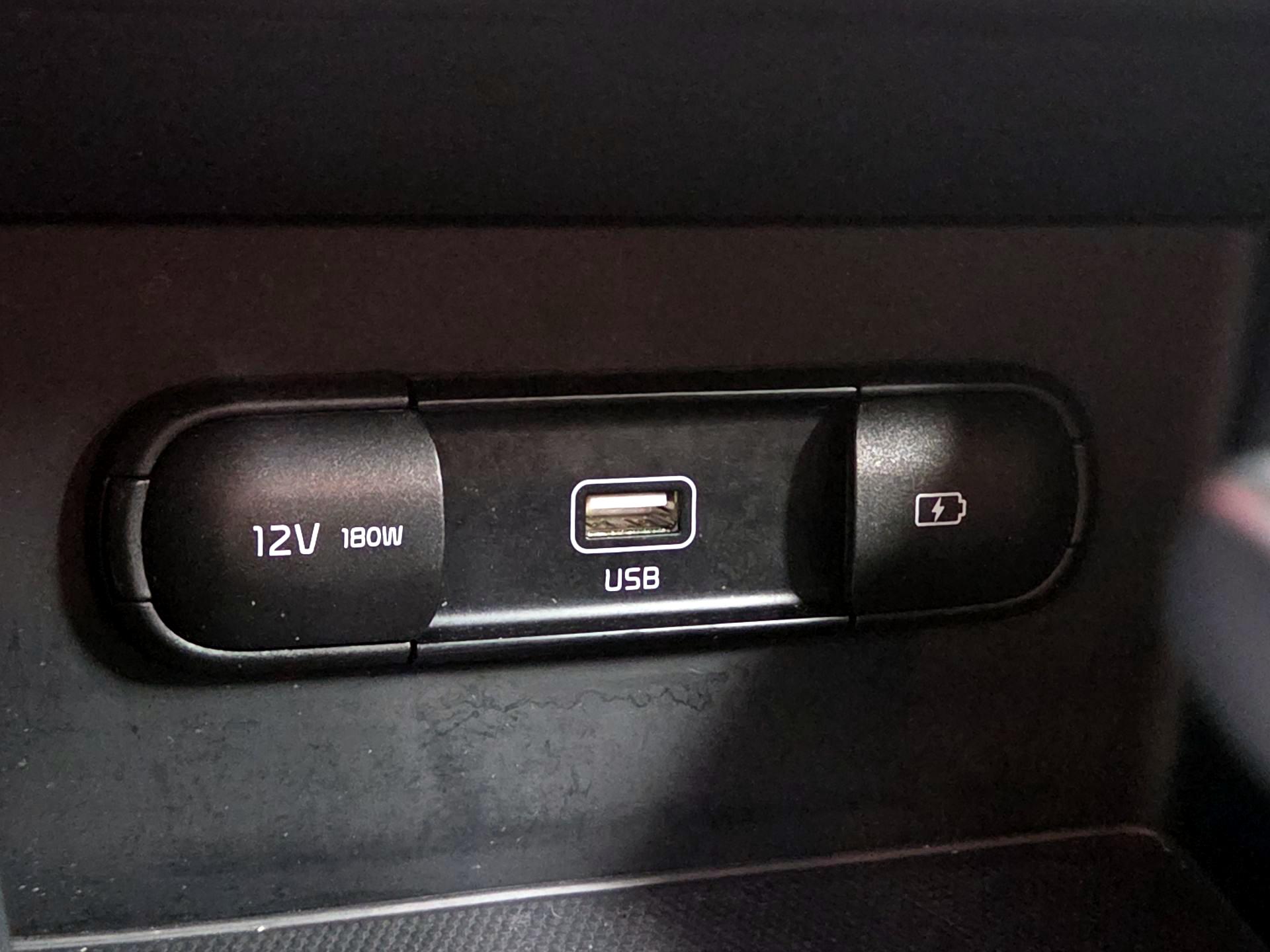 Thumbnail: 2022 Kia Niro - 18