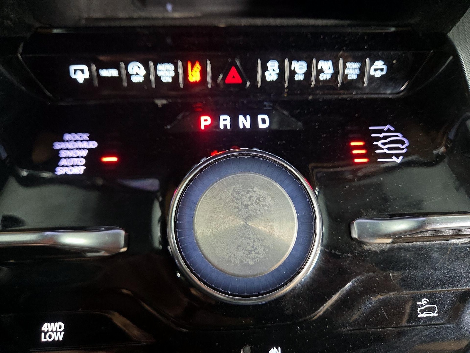 2022 Jeep Grand Wagoneer Series III - Photo 16