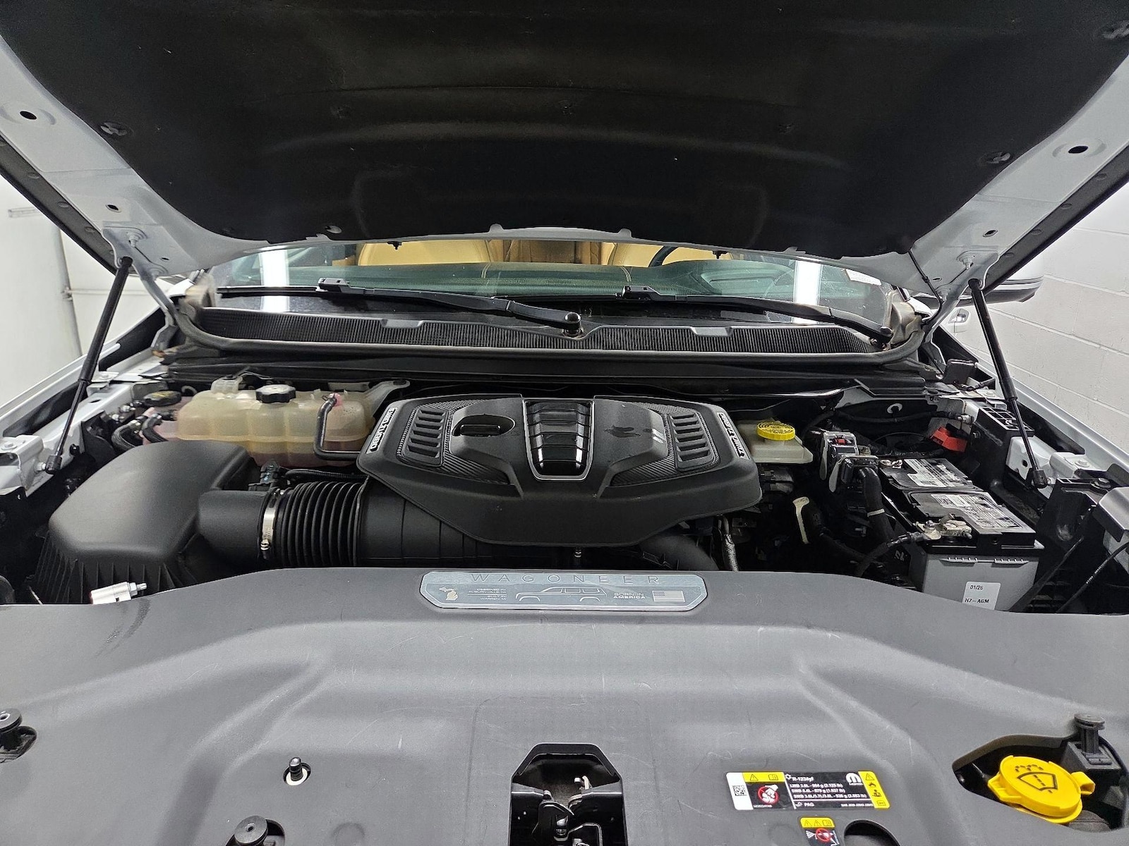2022 Jeep Grand Wagoneer Series III - Photo 18