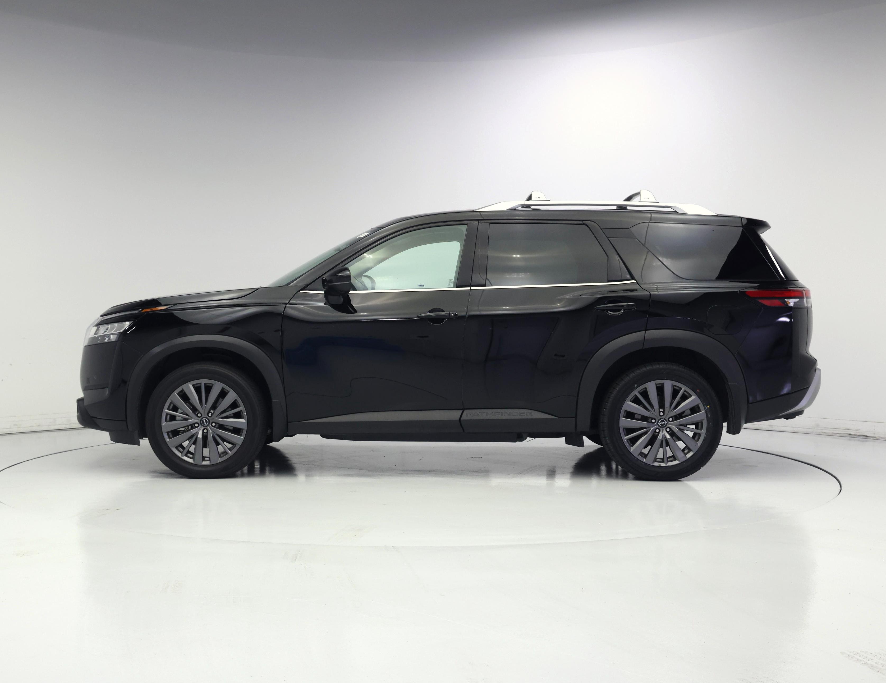 Thumbnail: 2024 Nissan Pathfinder - 3