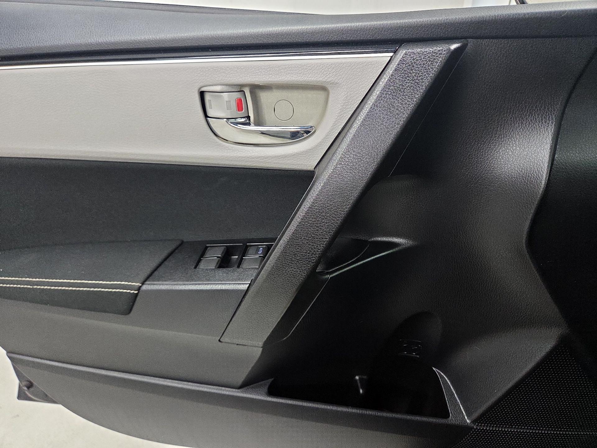 Thumbnail: 2019 Toyota Corolla - 10