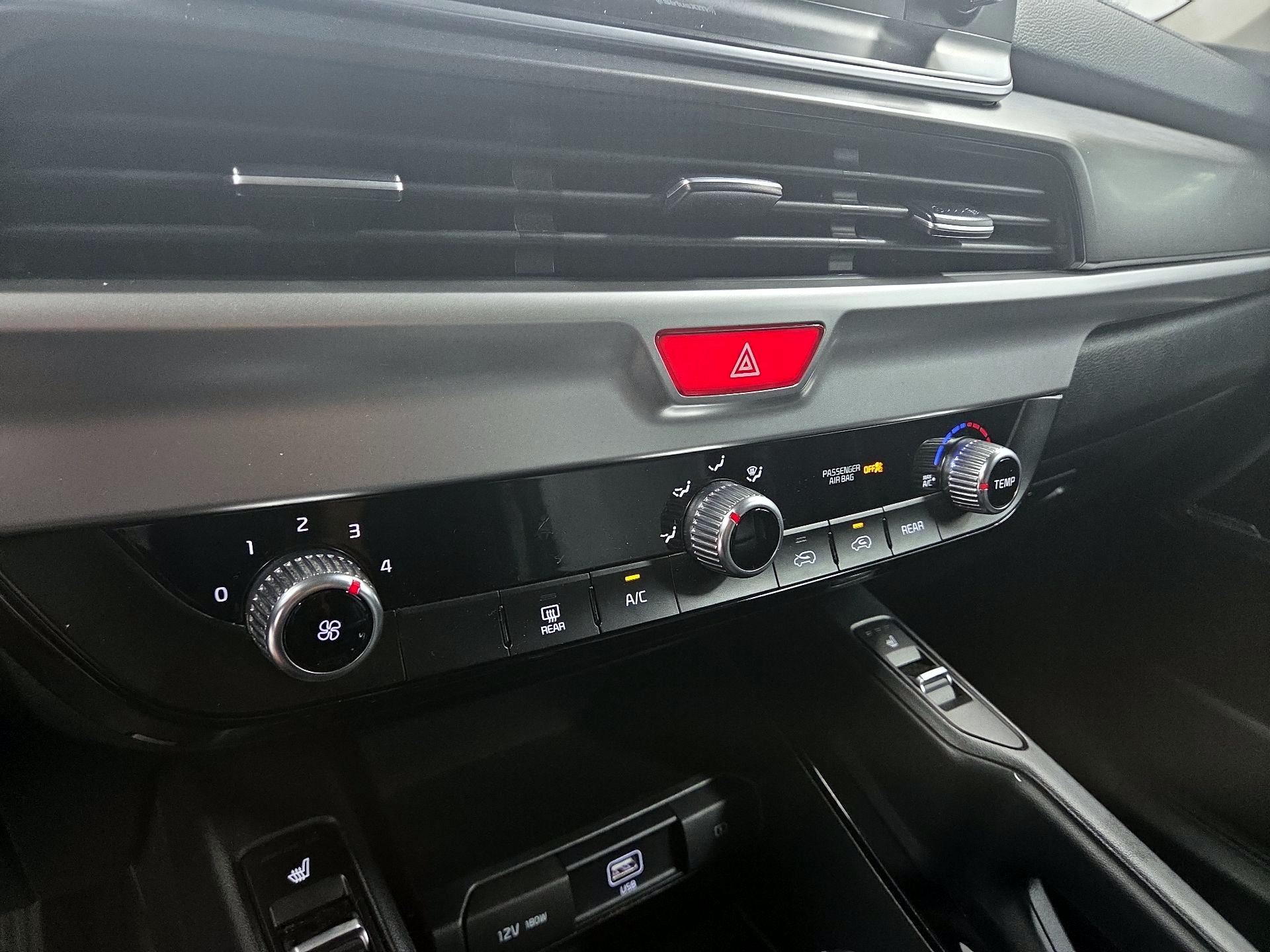Thumbnail: 2020 Kia Telluride - 12
