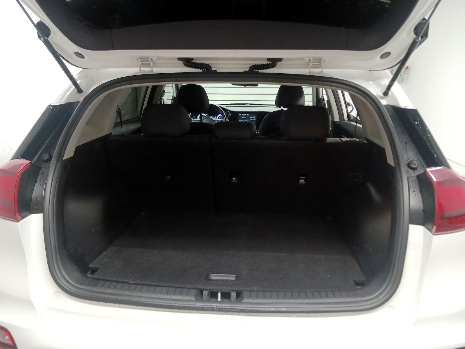2021 Kia Niro LXS - Photo 17