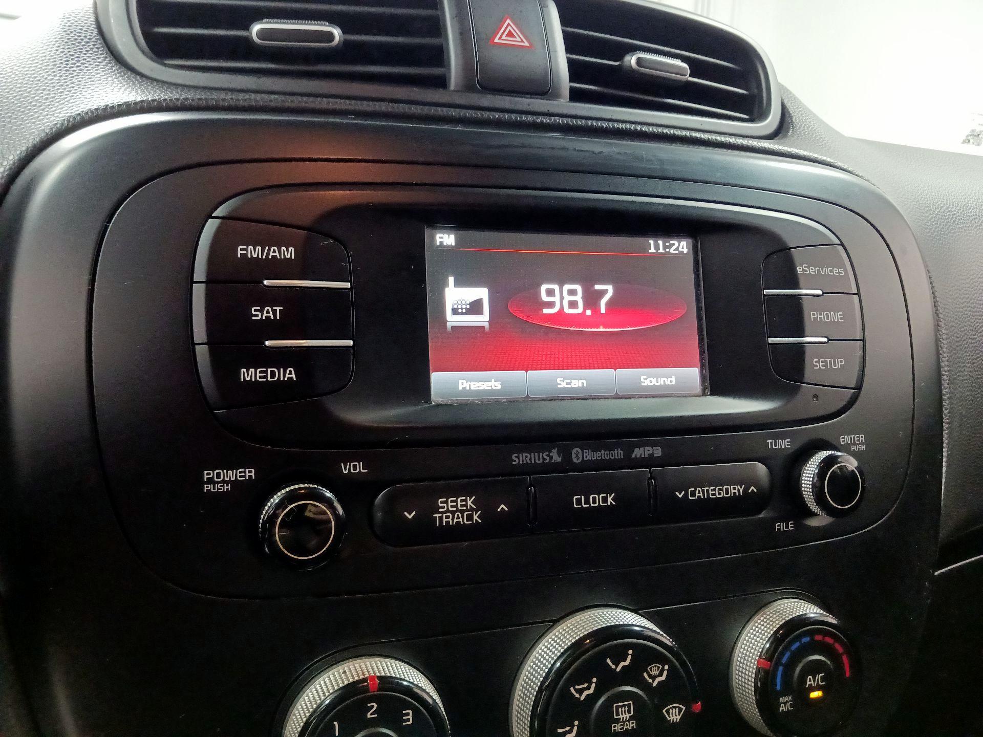 Thumbnail: 2015 Kia Soul - 13