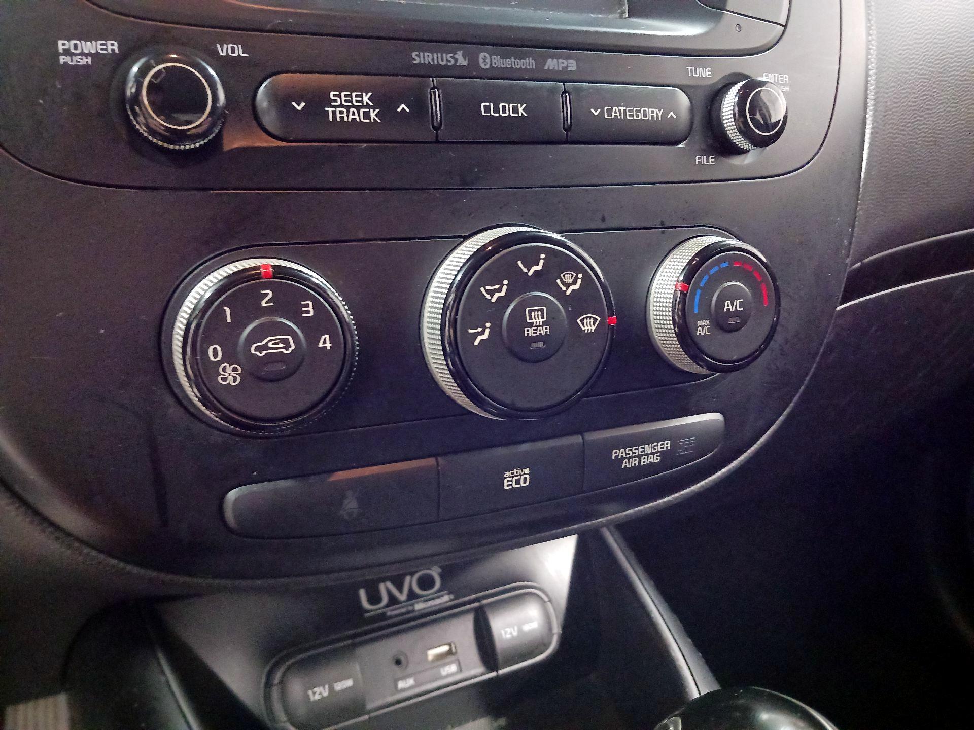 Thumbnail: 2015 Kia Soul - 14