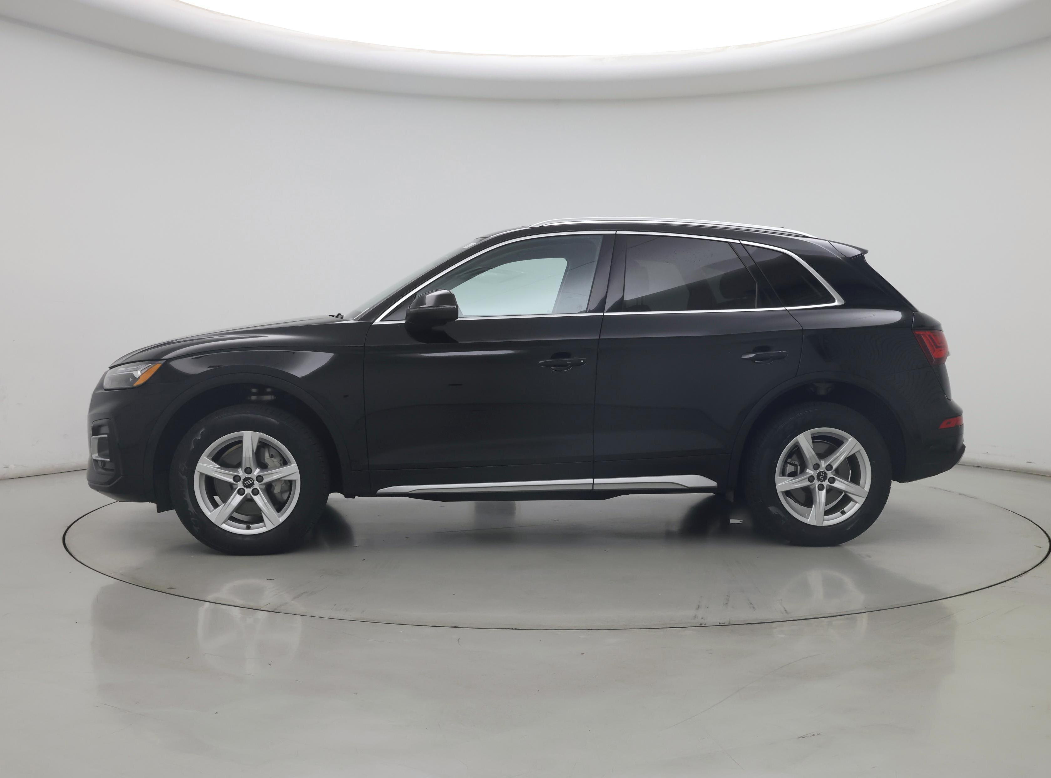 Thumbnail: 2023 Audi Q5 - 3