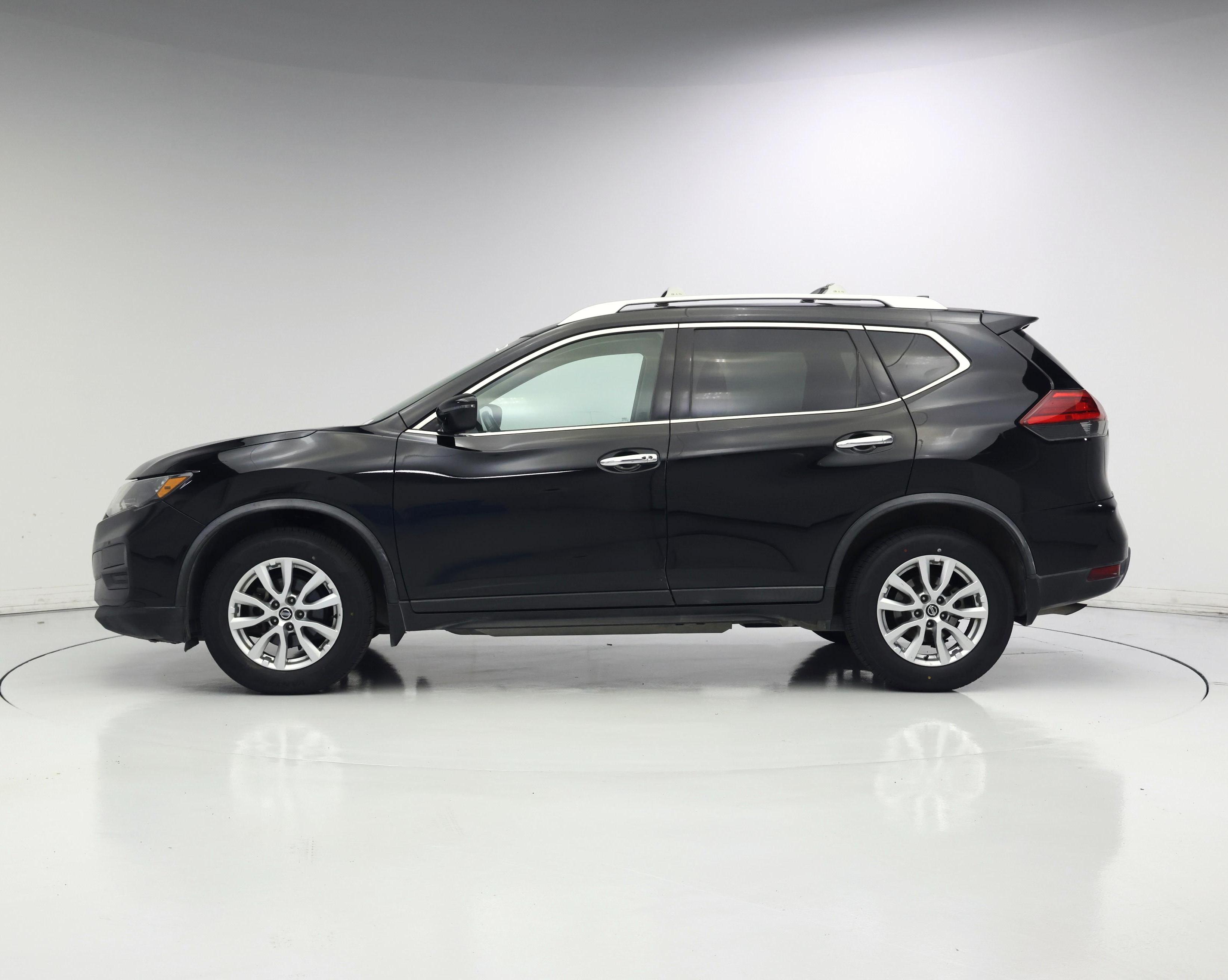 Thumbnail: 2017 Nissan Rogue - 3