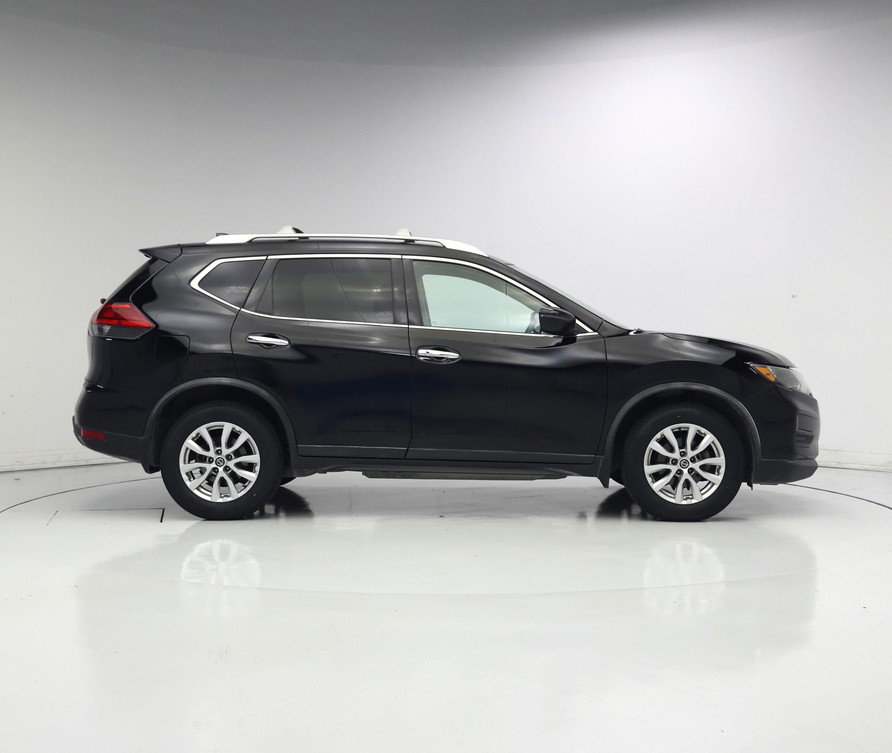 Thumbnail: 2017 Nissan Rogue - 7