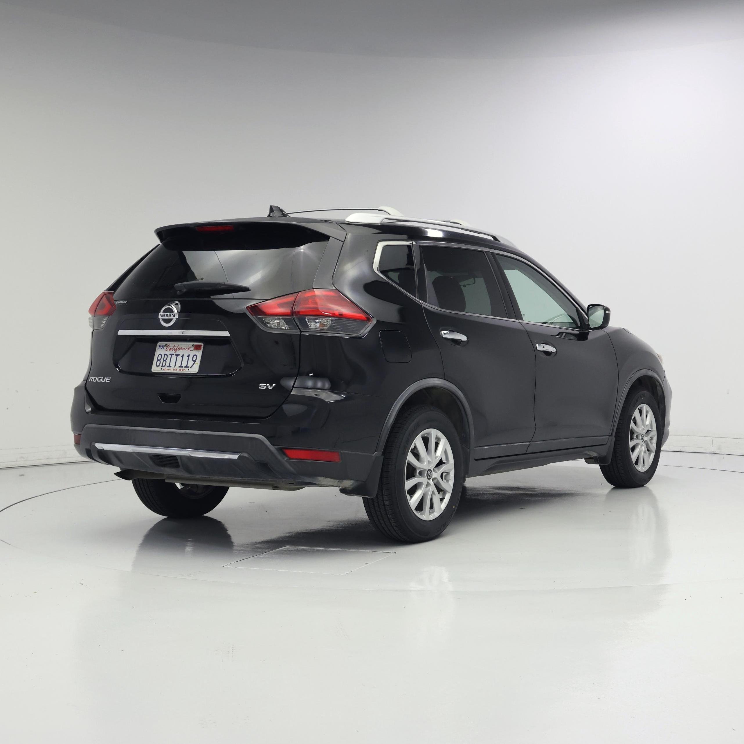 Thumbnail: 2017 Nissan Rogue - 8