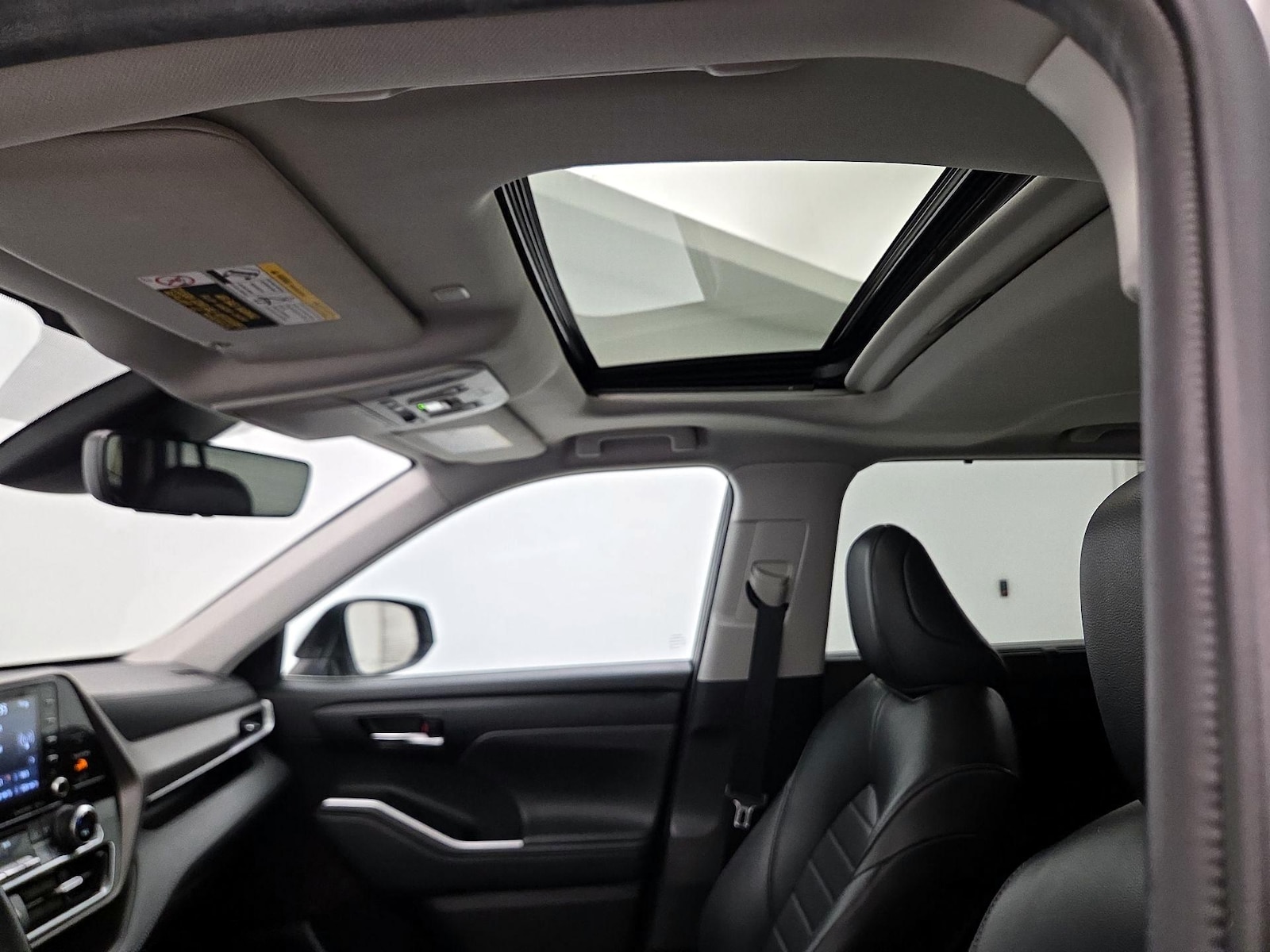 Sunroof(s) & Overhead Airbags