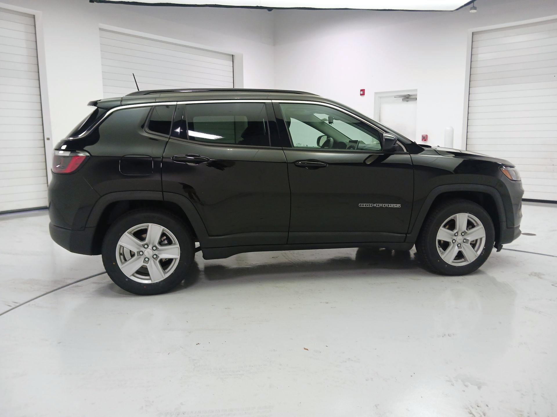Thumbnail: 2022 Jeep Compass - 4