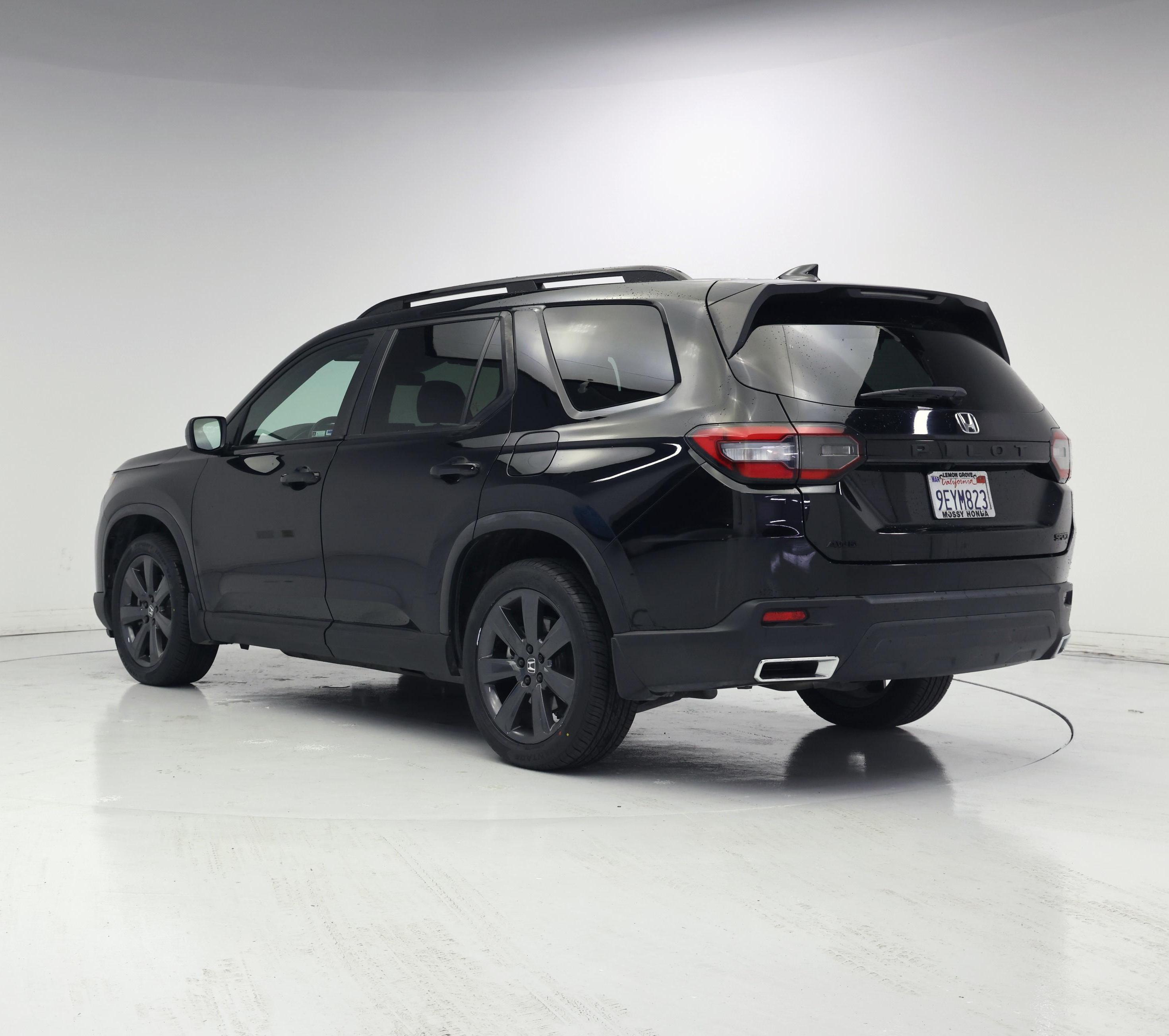 Thumbnail: 2023 Honda Pilot - 2