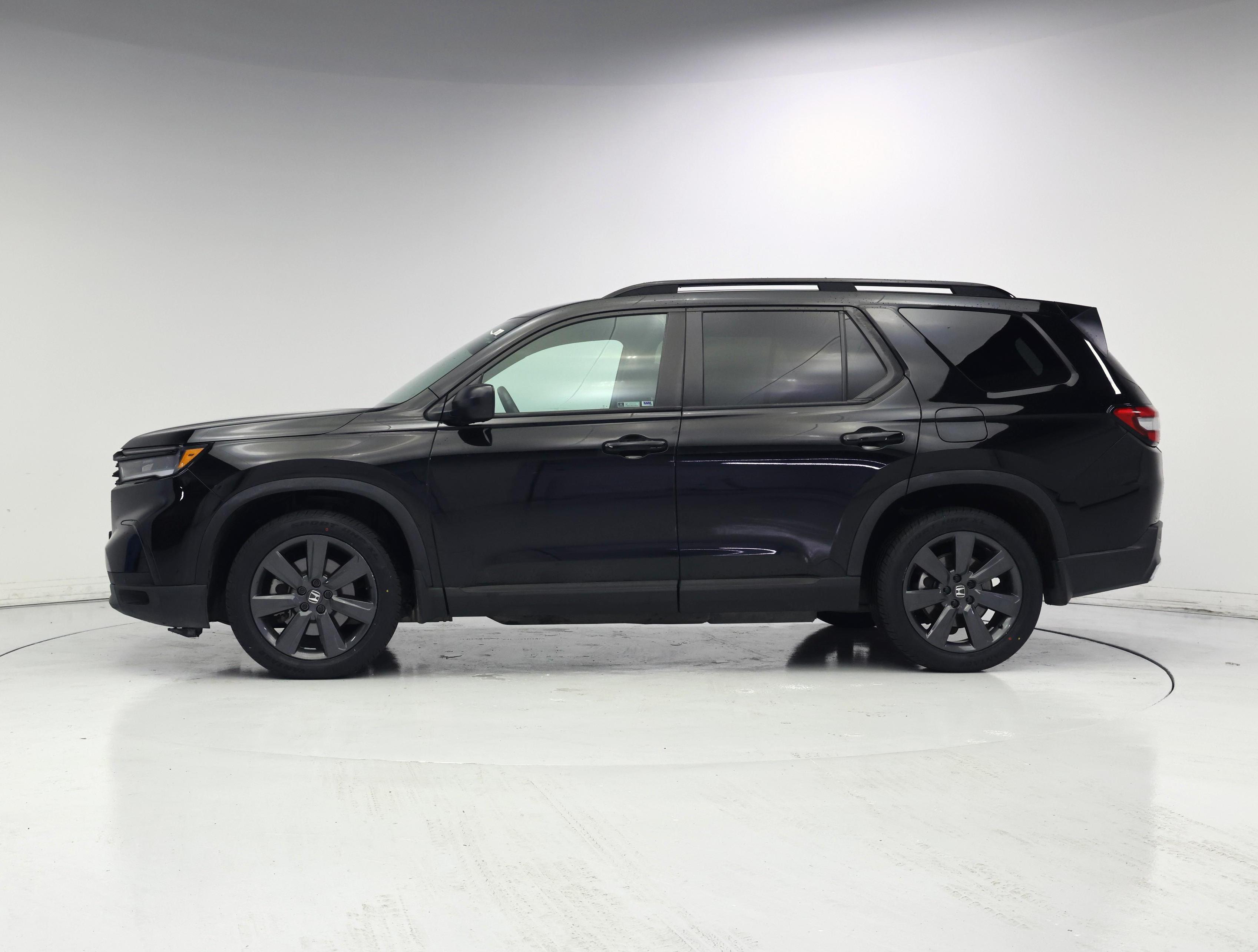 Thumbnail: 2023 Honda Pilot - 3