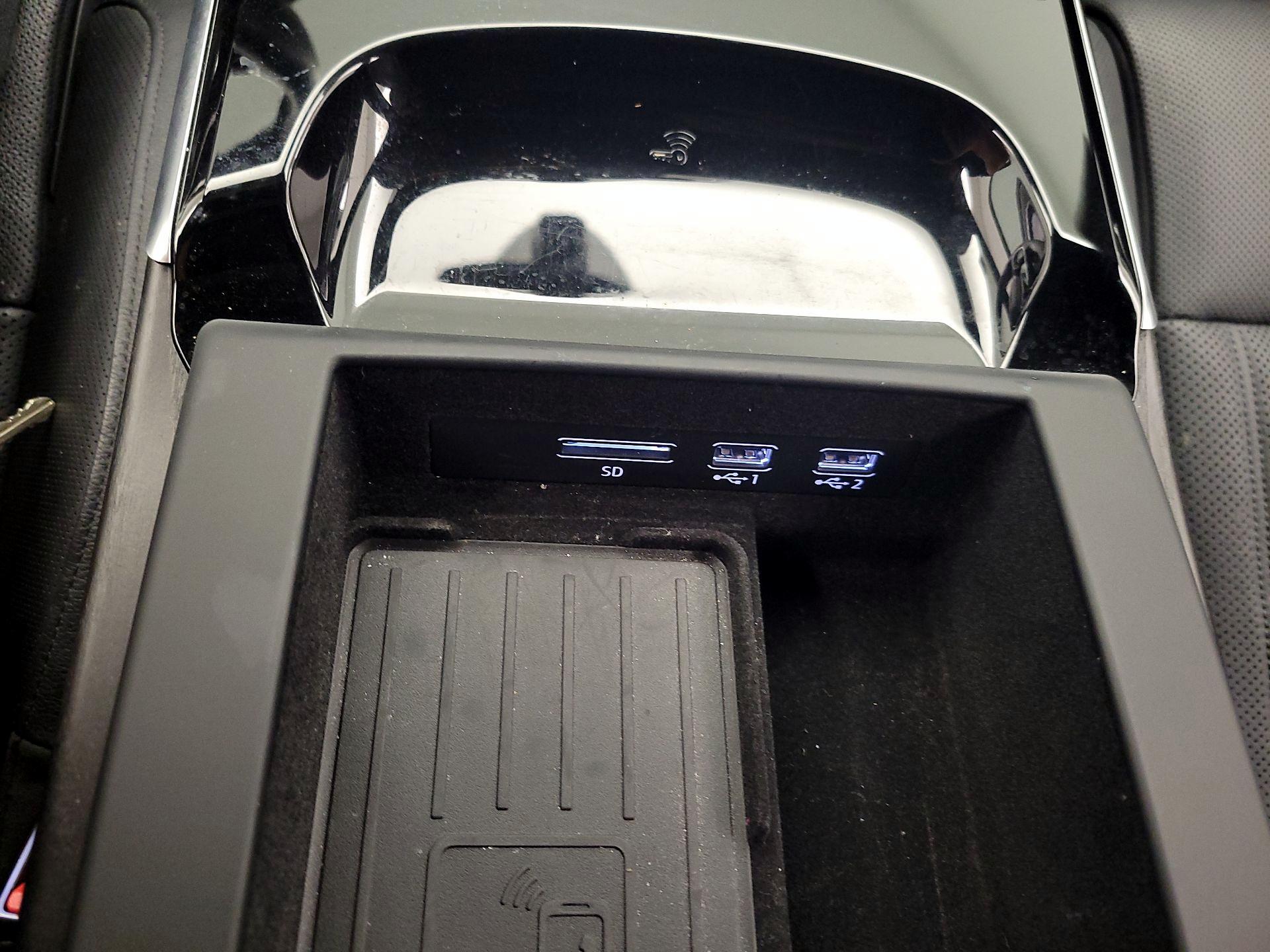 Thumbnail: 2019 Audi A8 - 19