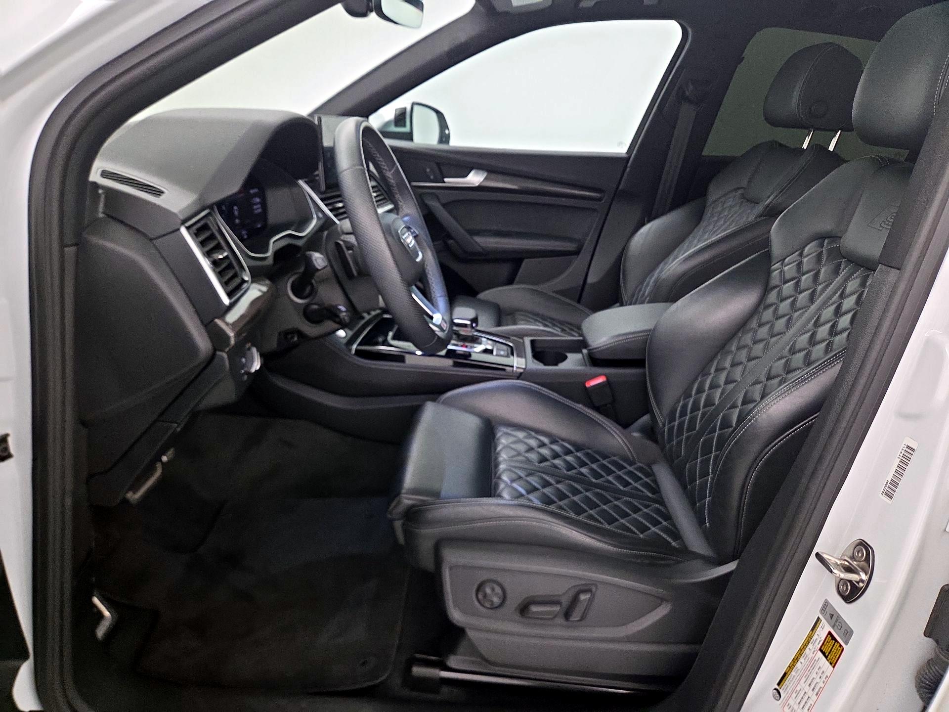 Thumbnail: 2023 Audi SQ5 - 11