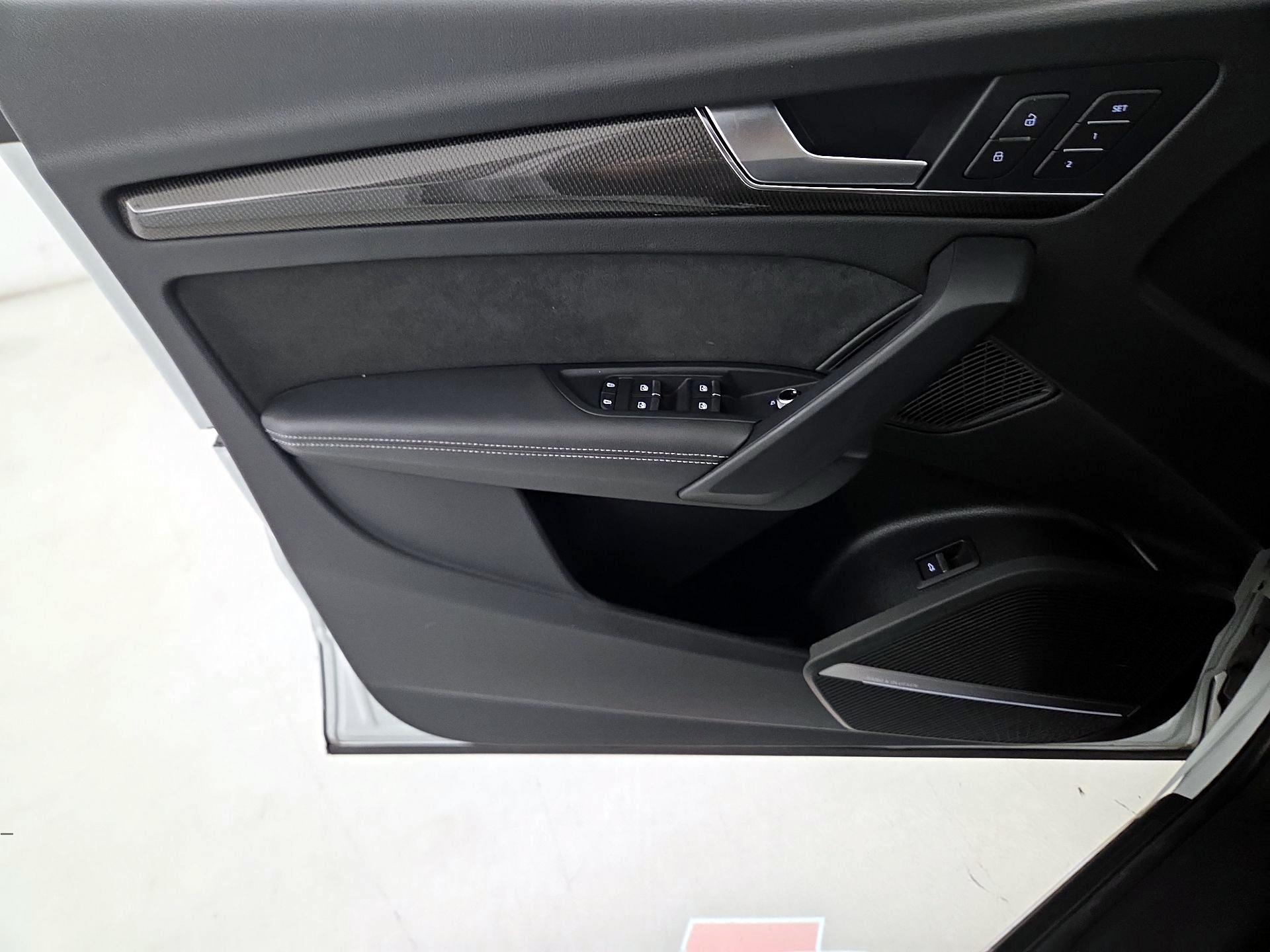 Thumbnail: 2023 Audi SQ5 - 12