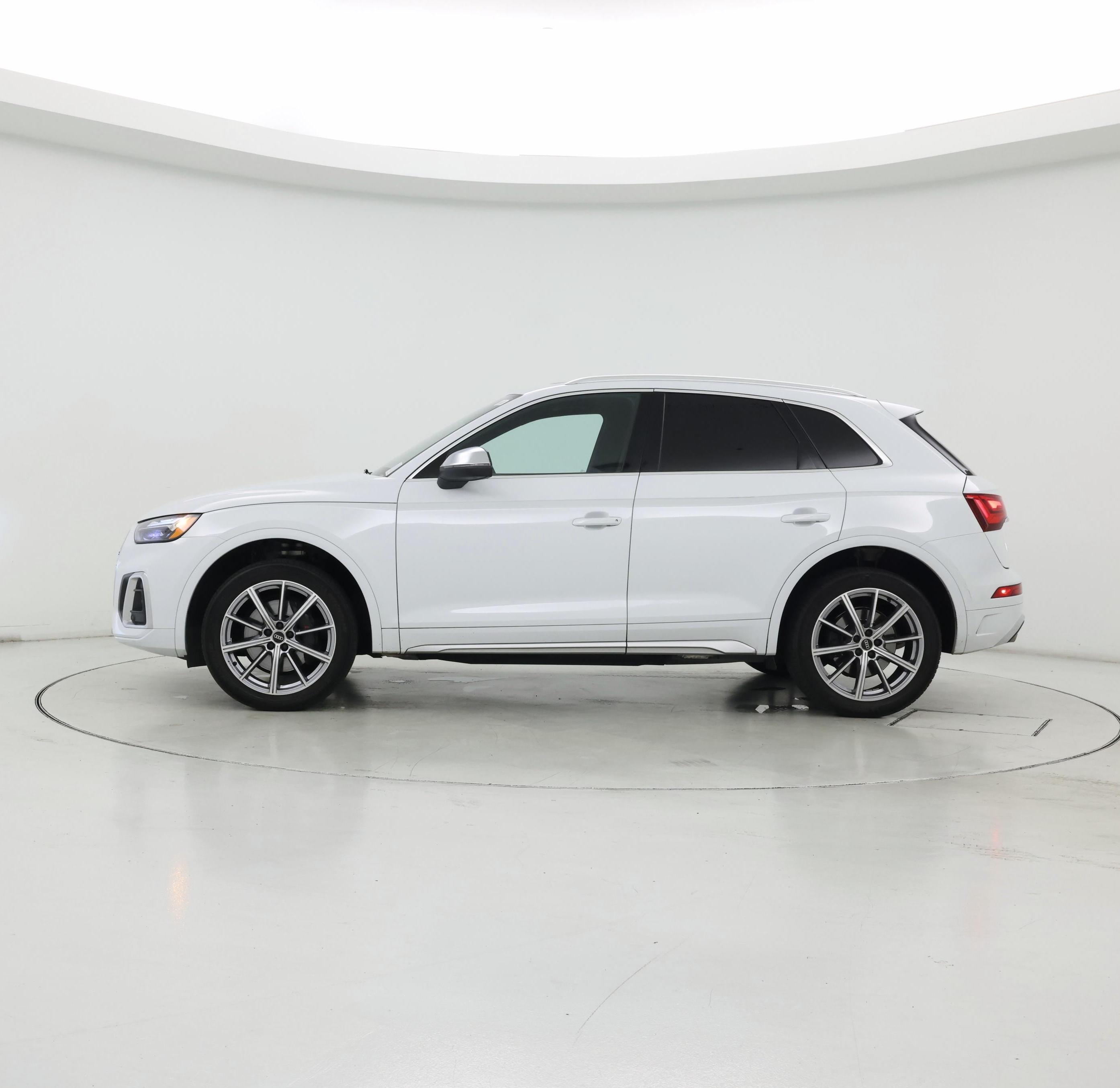 Thumbnail: 2023 Audi SQ5 - 3