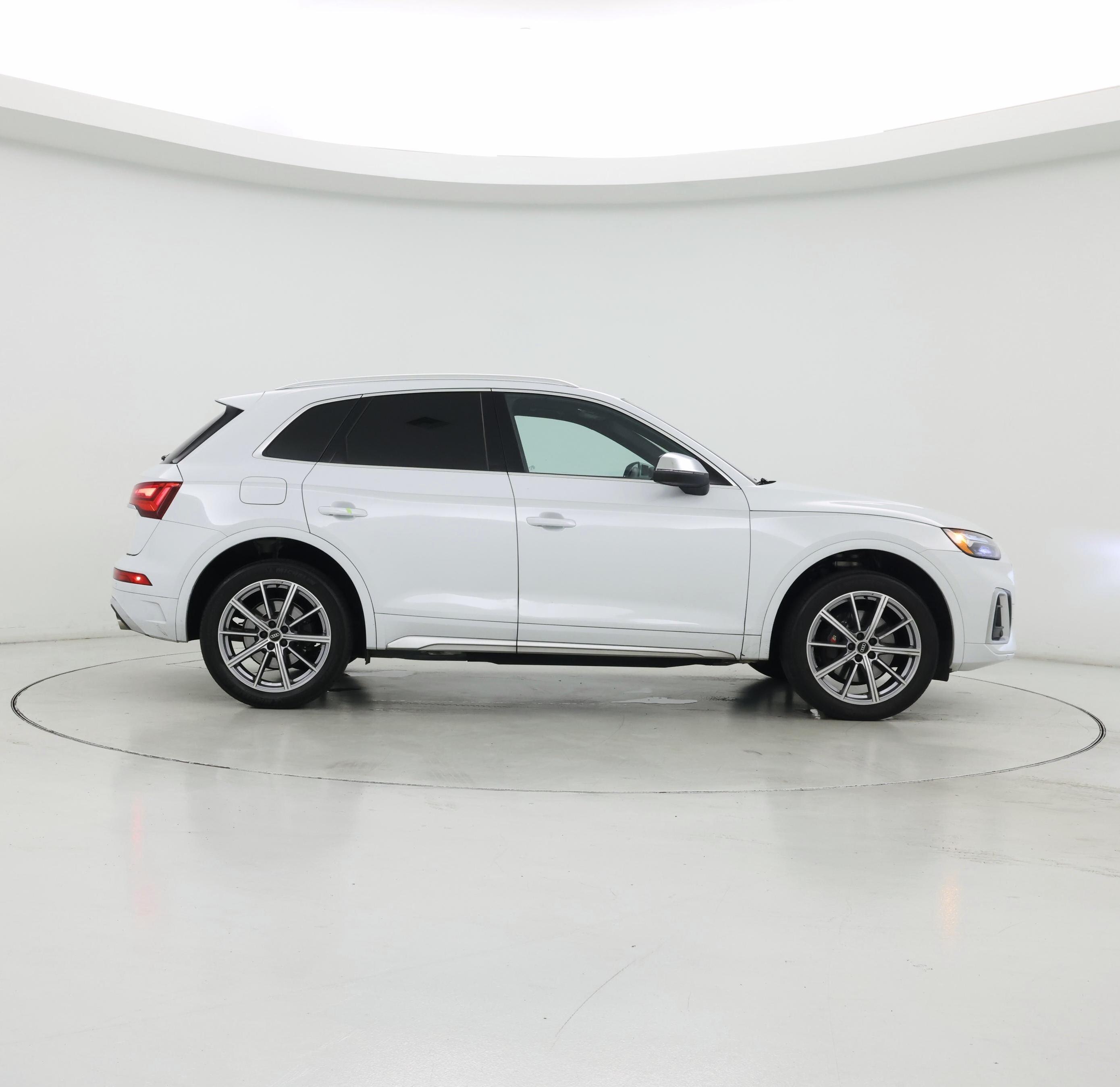 Thumbnail: 2023 Audi SQ5 - 7