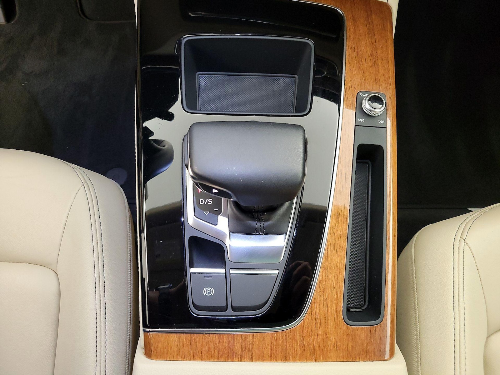 2023 Audi Q5 Premium Plus - Photo 18