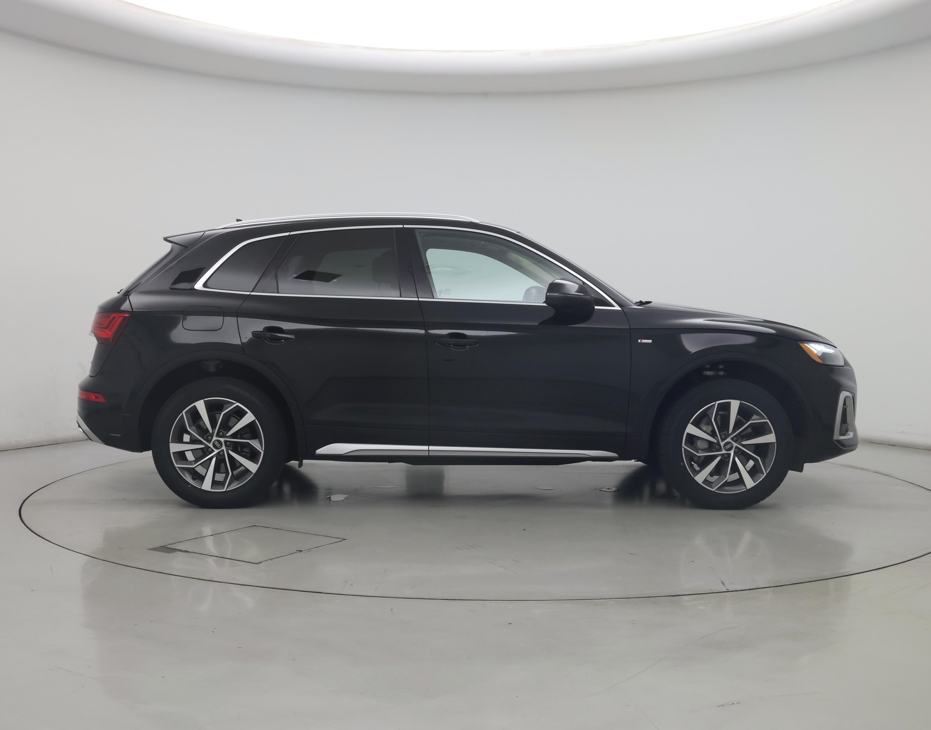 Thumbnail: 2023 Audi Q5 - 7