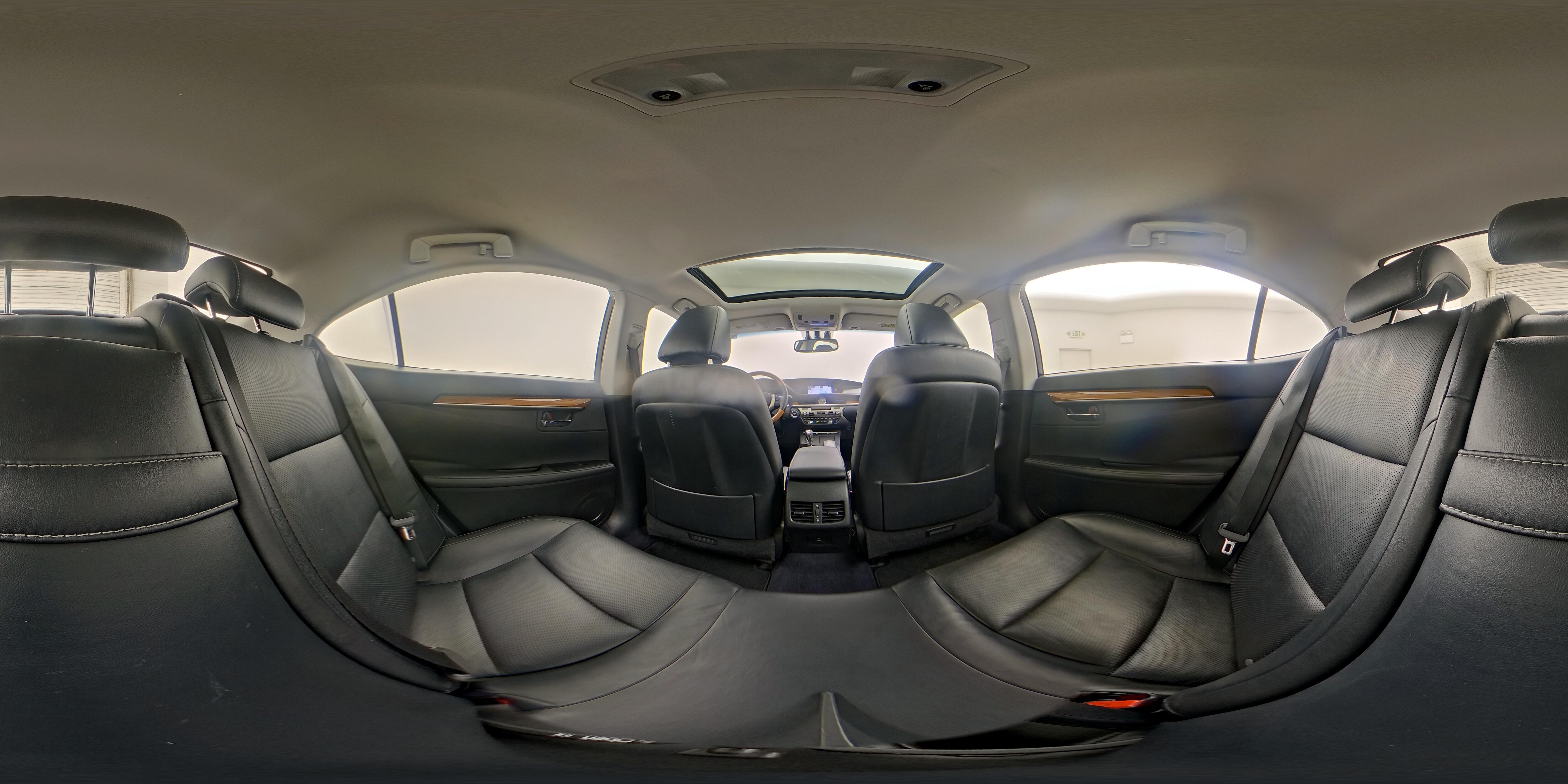 2015 Lexus ES 300h - Photo 27