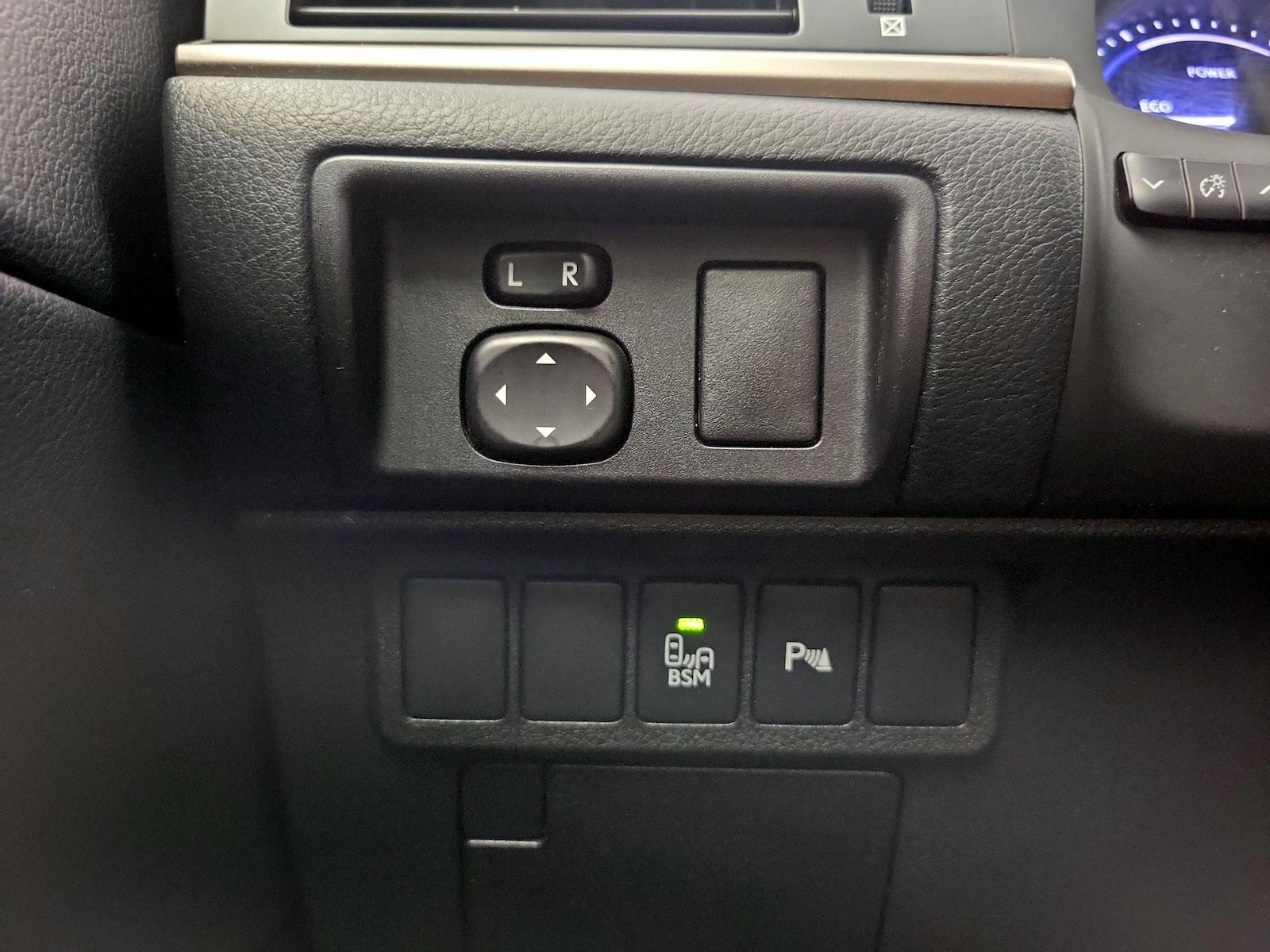 2015 Lexus ES 300h - Photo 14