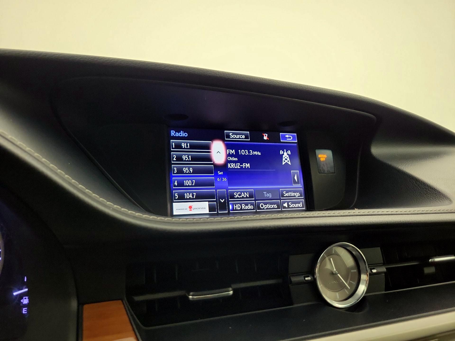 Thumbnail: 2015 Lexus ES - 16