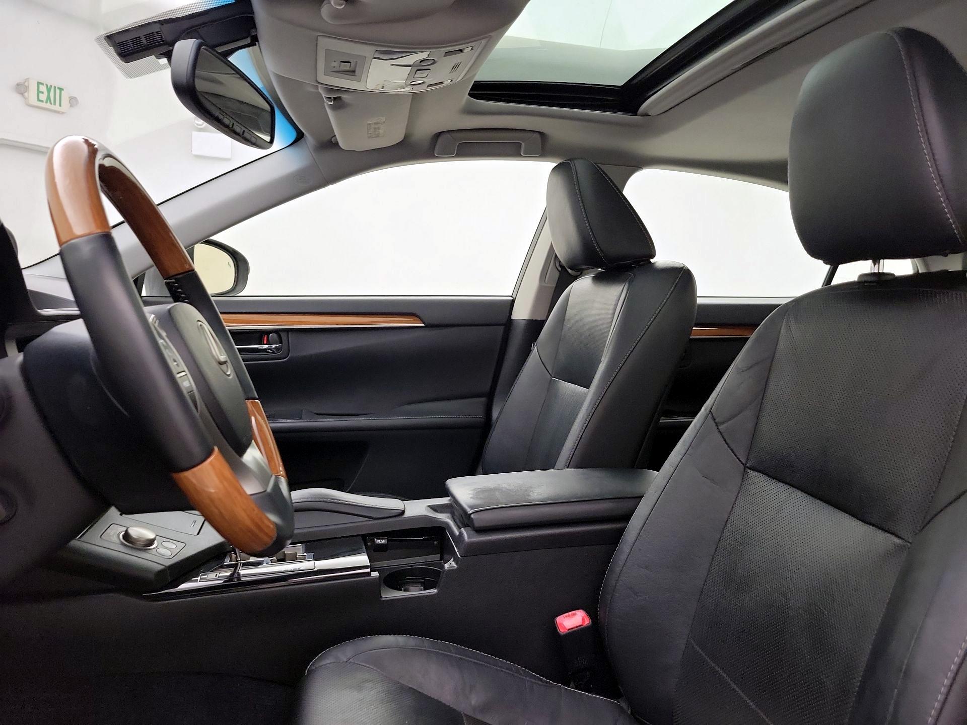 Thumbnail: 2015 Lexus ES - 20