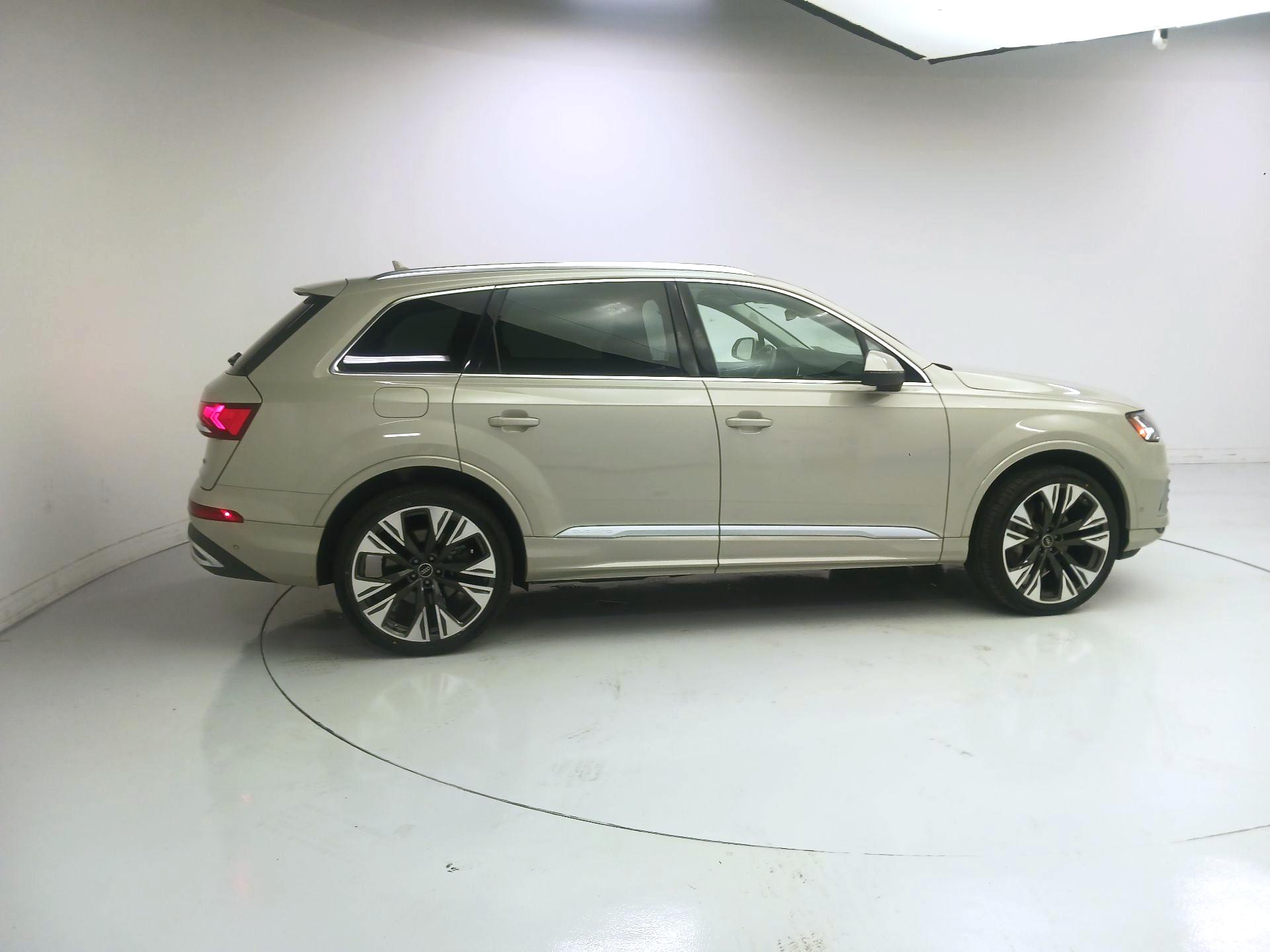 Thumbnail: 2024 Audi Q7 - 4
