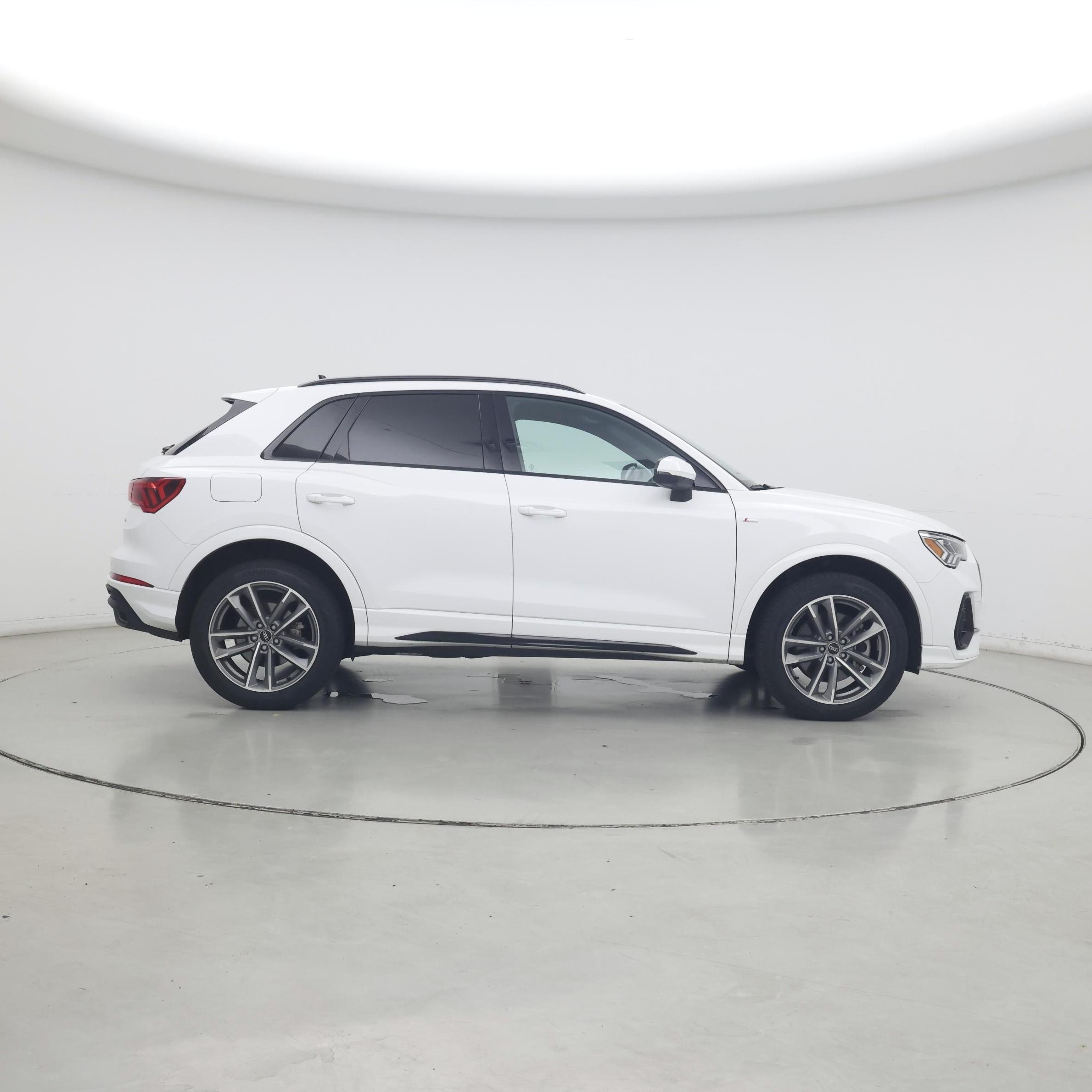 Thumbnail: 2024 Audi Q3 - 7