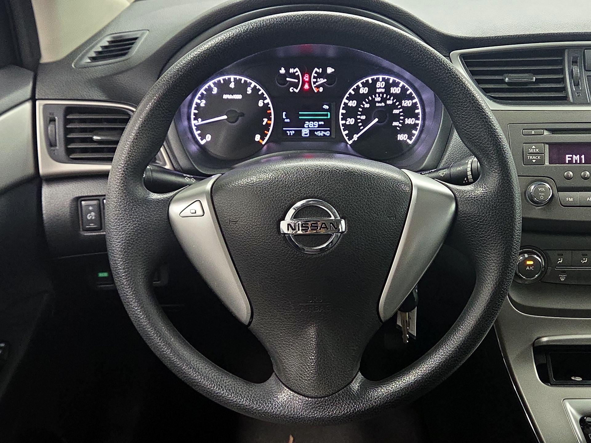 Thumbnail: 2014 Nissan Sentra - 10
