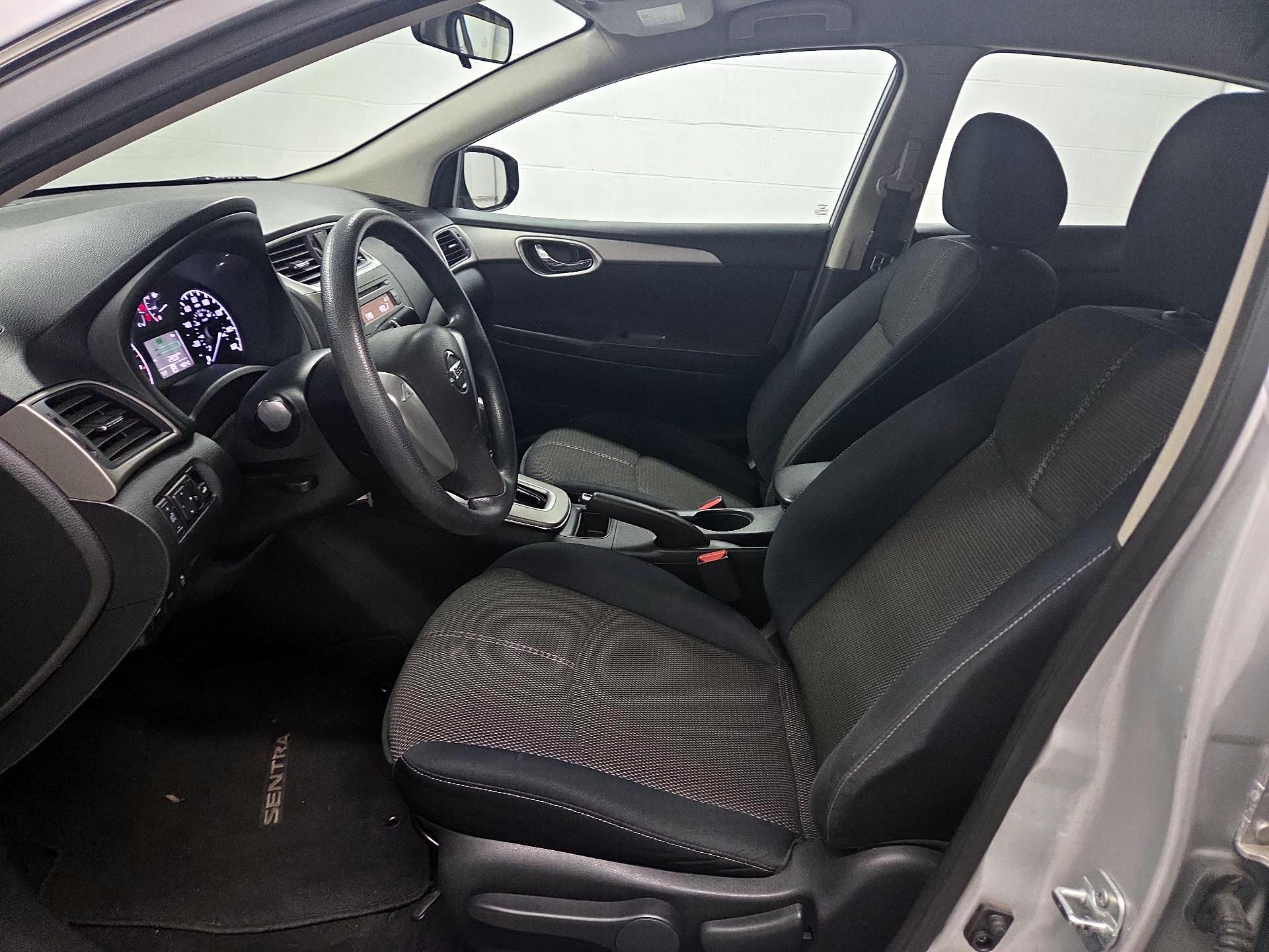 Thumbnail: 2014 Nissan Sentra - 11