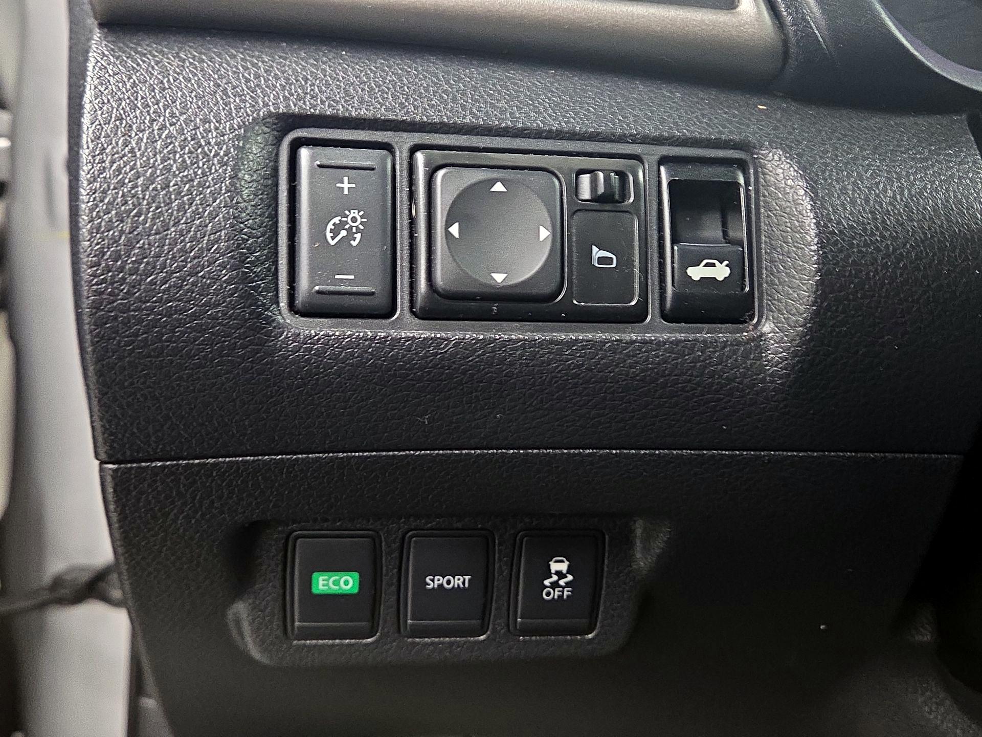 Thumbnail: 2014 Nissan Sentra - 13