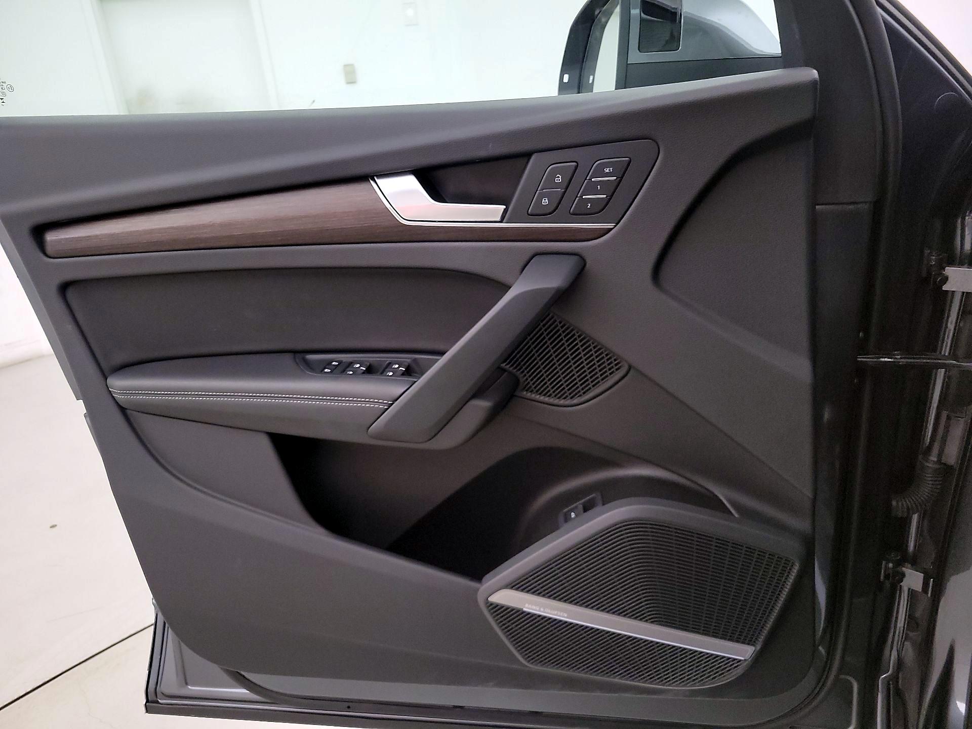 Thumbnail: 2023 Audi Q5 - 10