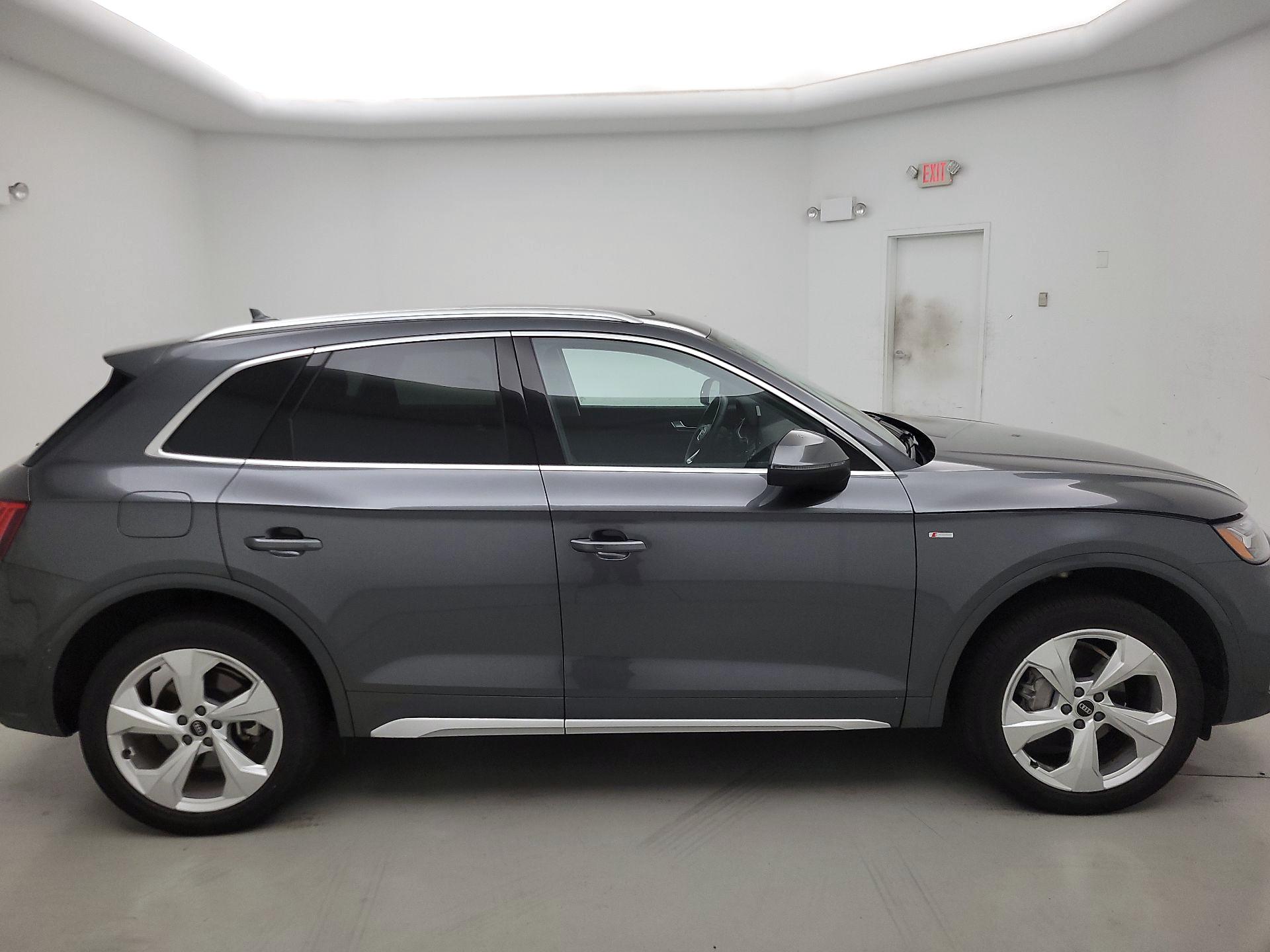 Thumbnail: 2023 Audi Q5 - 4