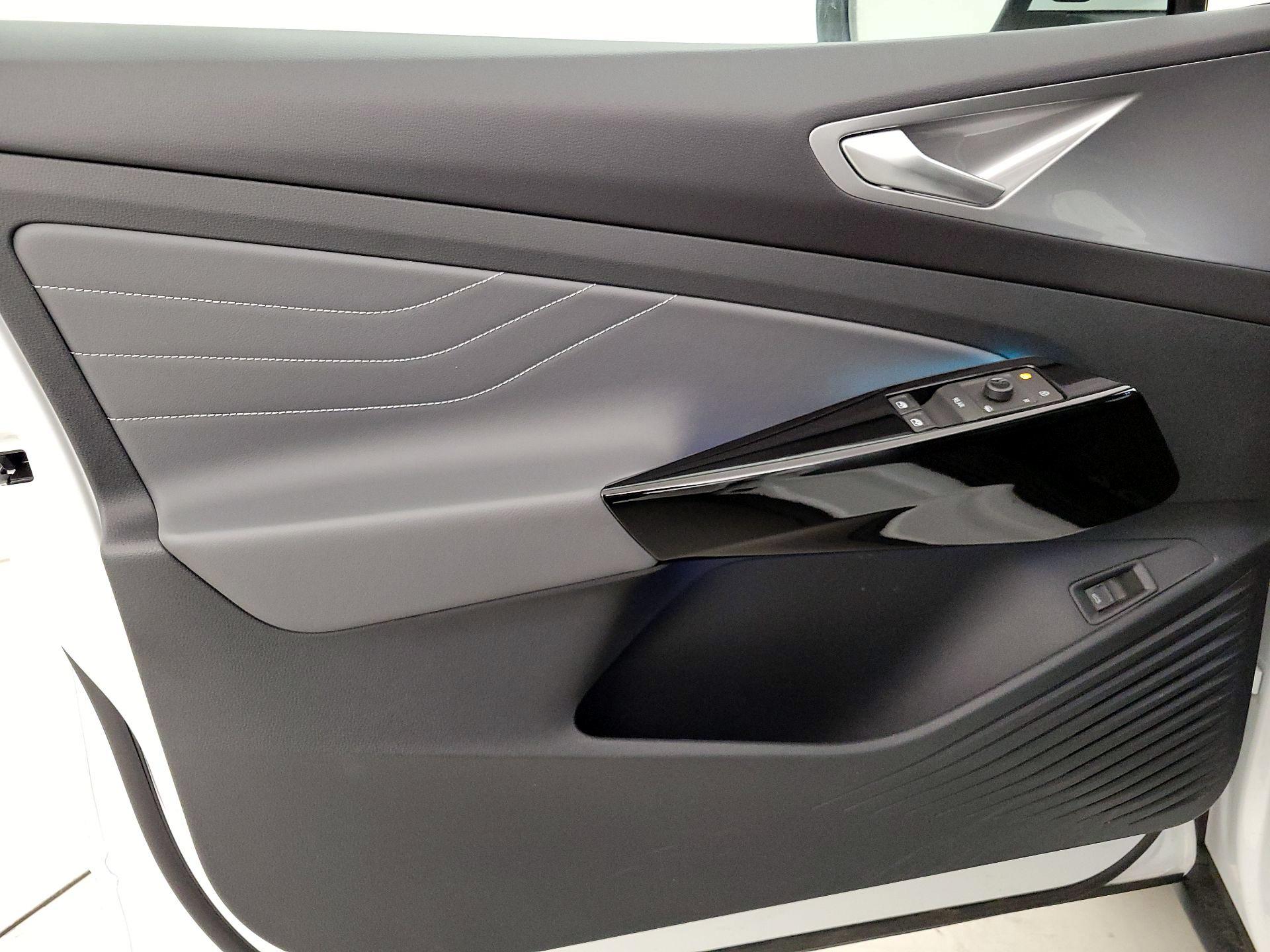 Thumbnail: 2023 Volkswagen ID.4 - 12