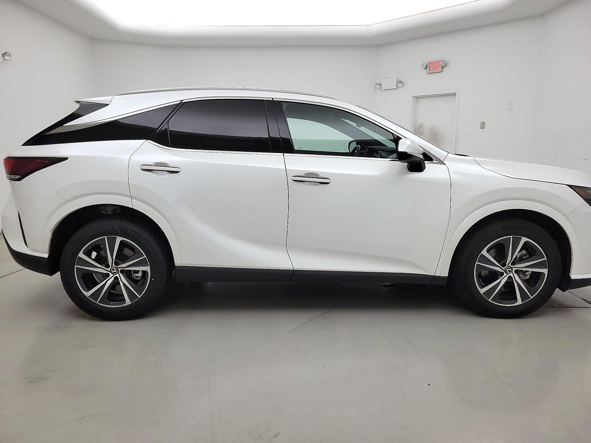 Thumbnail: 2023 Lexus RX - 4