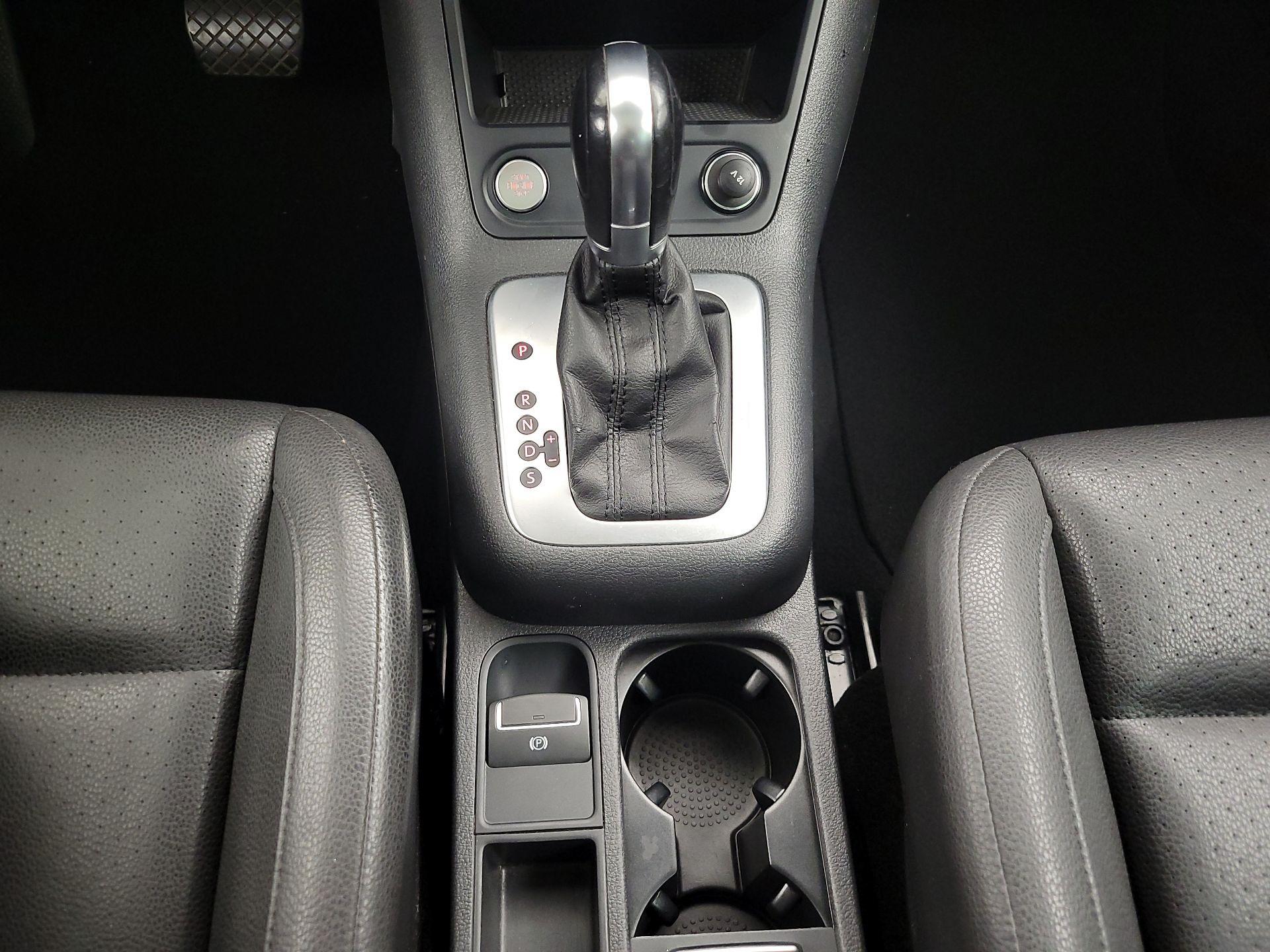 Thumbnail: 2015 Volkswagen Tiguan - 16