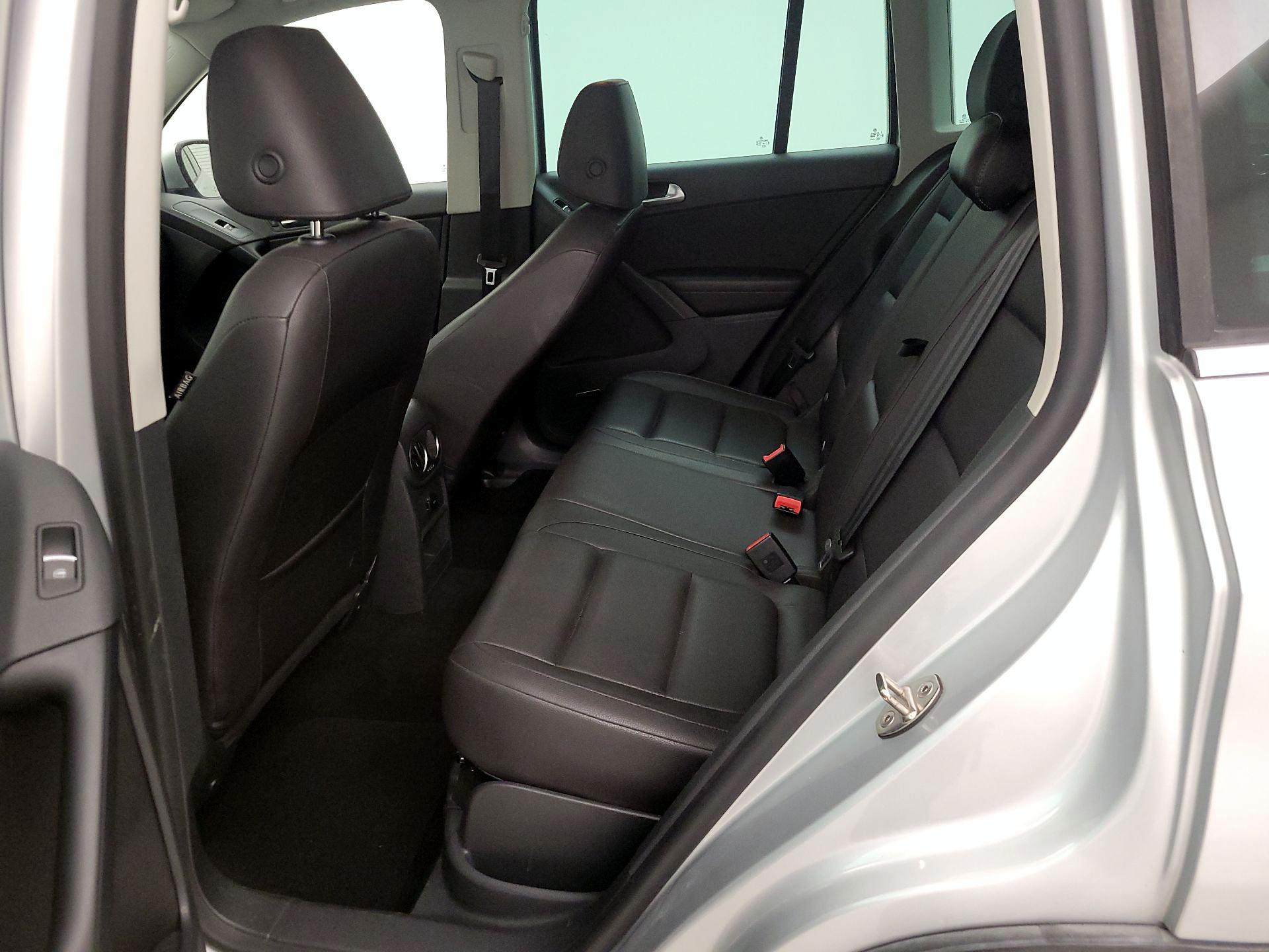 Thumbnail: 2015 Volkswagen Tiguan - 19