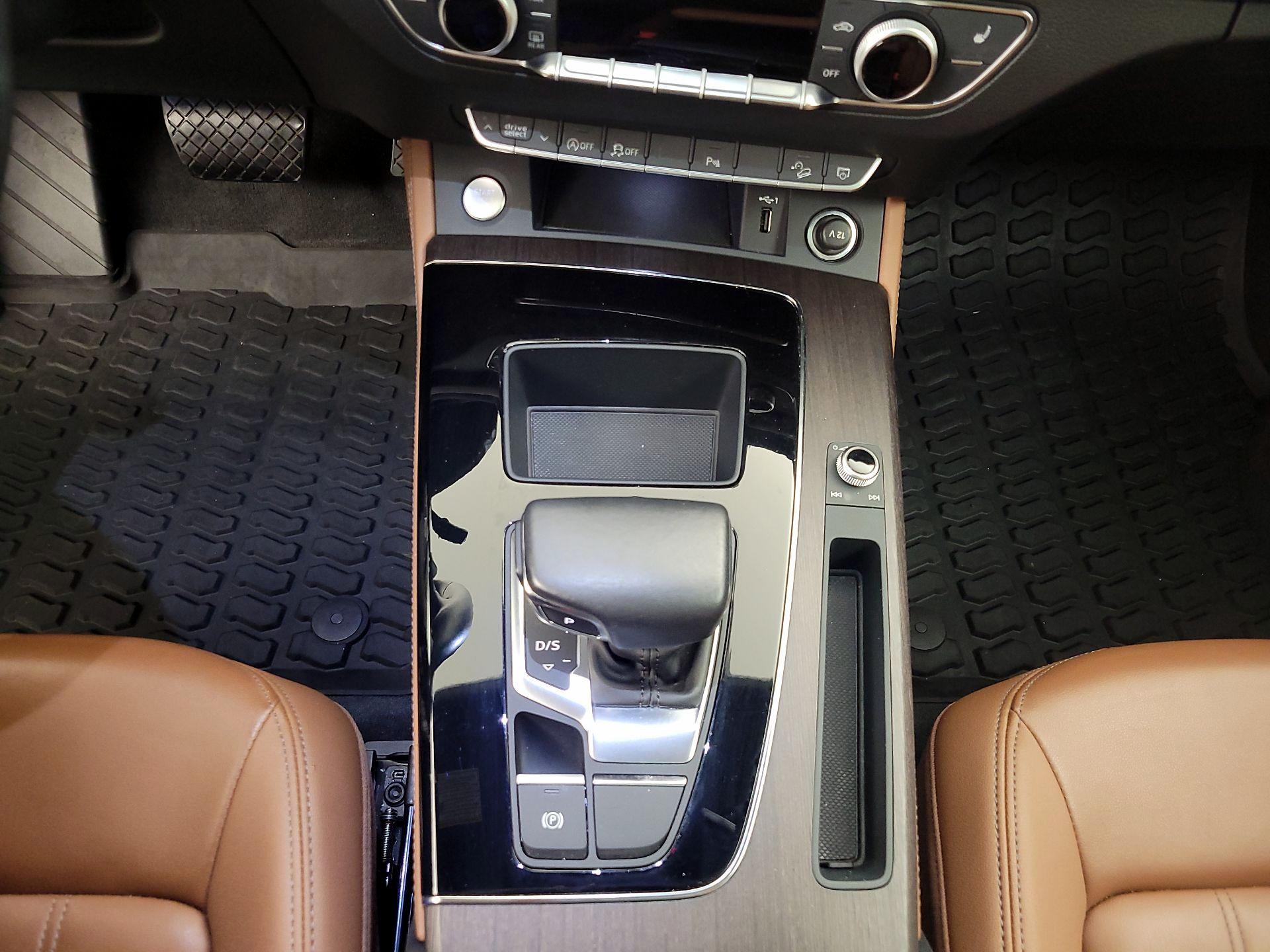 Thumbnail: 2023 Audi Q5 - 16