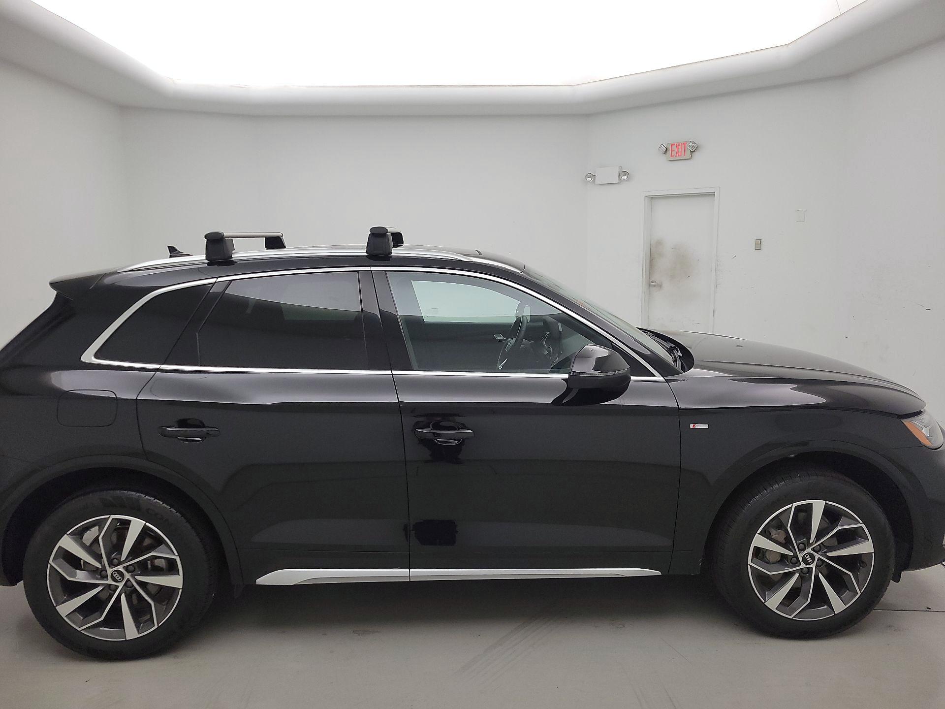 Thumbnail: 2023 Audi Q5 - 4
