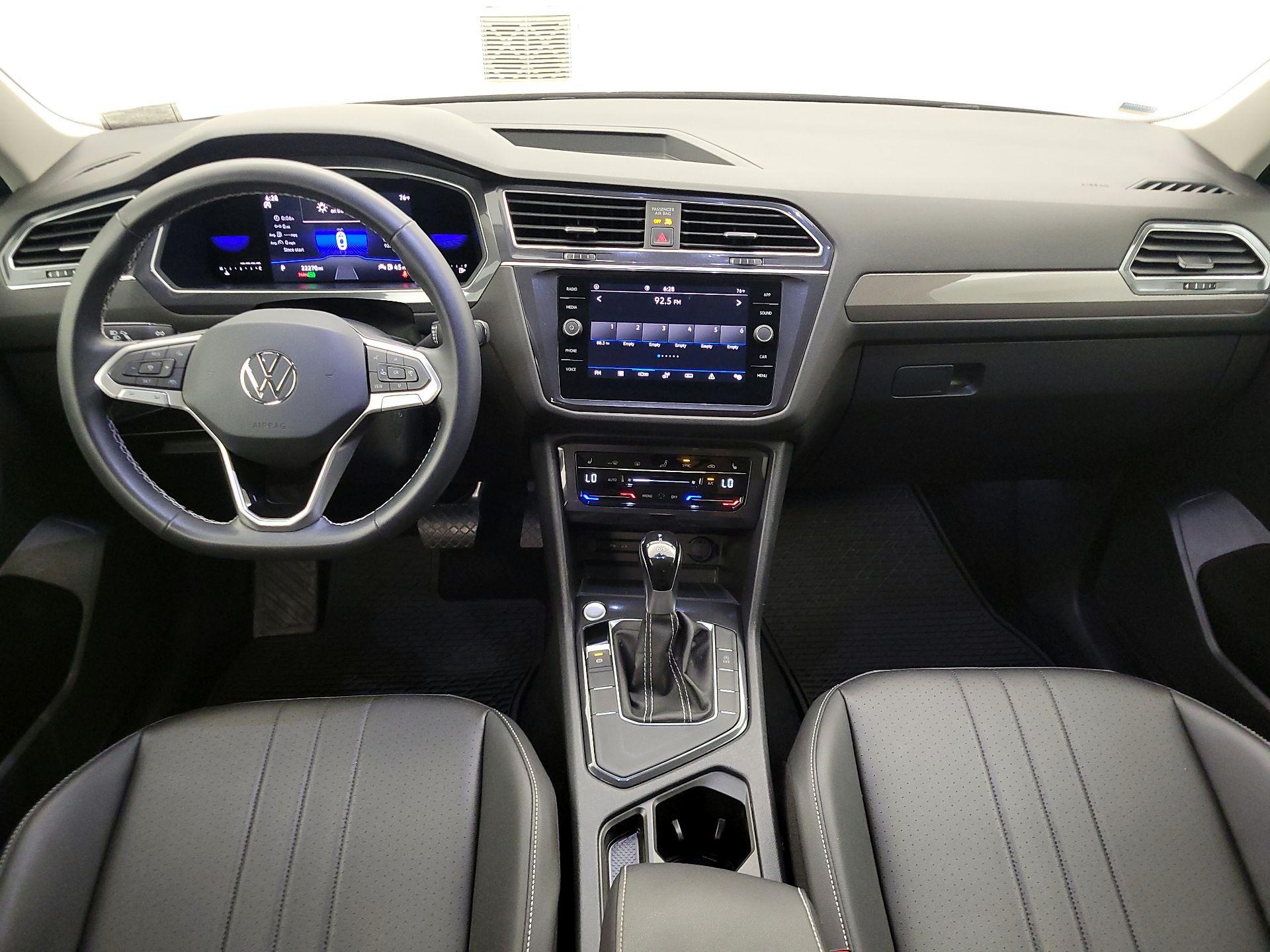 Thumbnail: 2023 Volkswagen Tiguan - 9