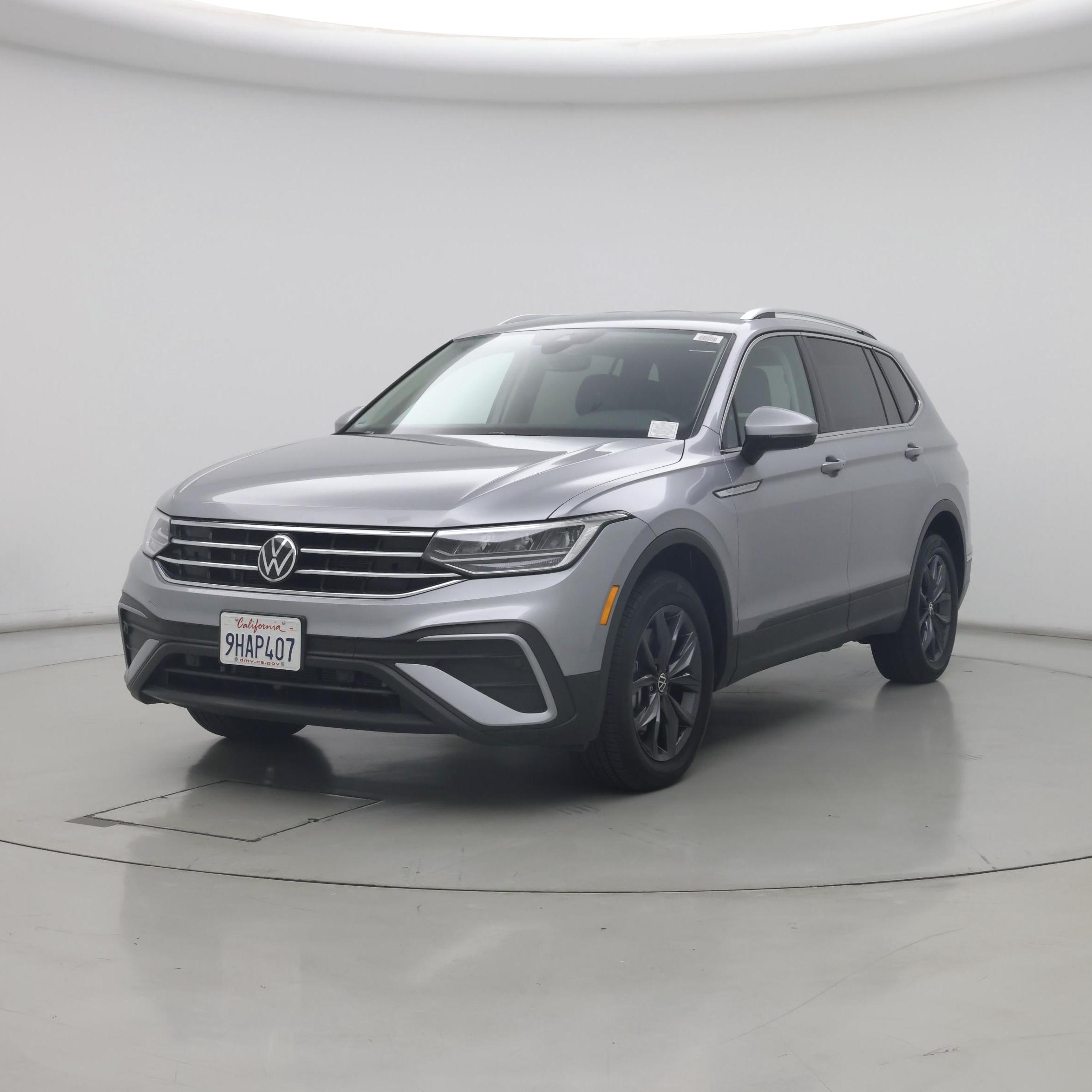 Thumbnail: 2023 Volkswagen Tiguan - 4